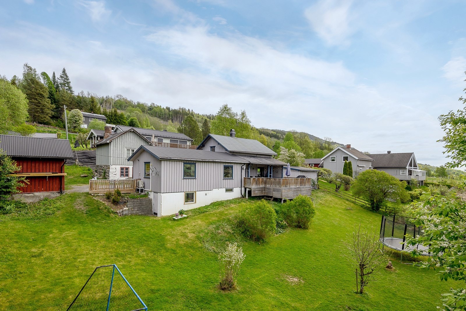 Eiendommen er beliggende i landlige og rolige omgivelser Galleribilde