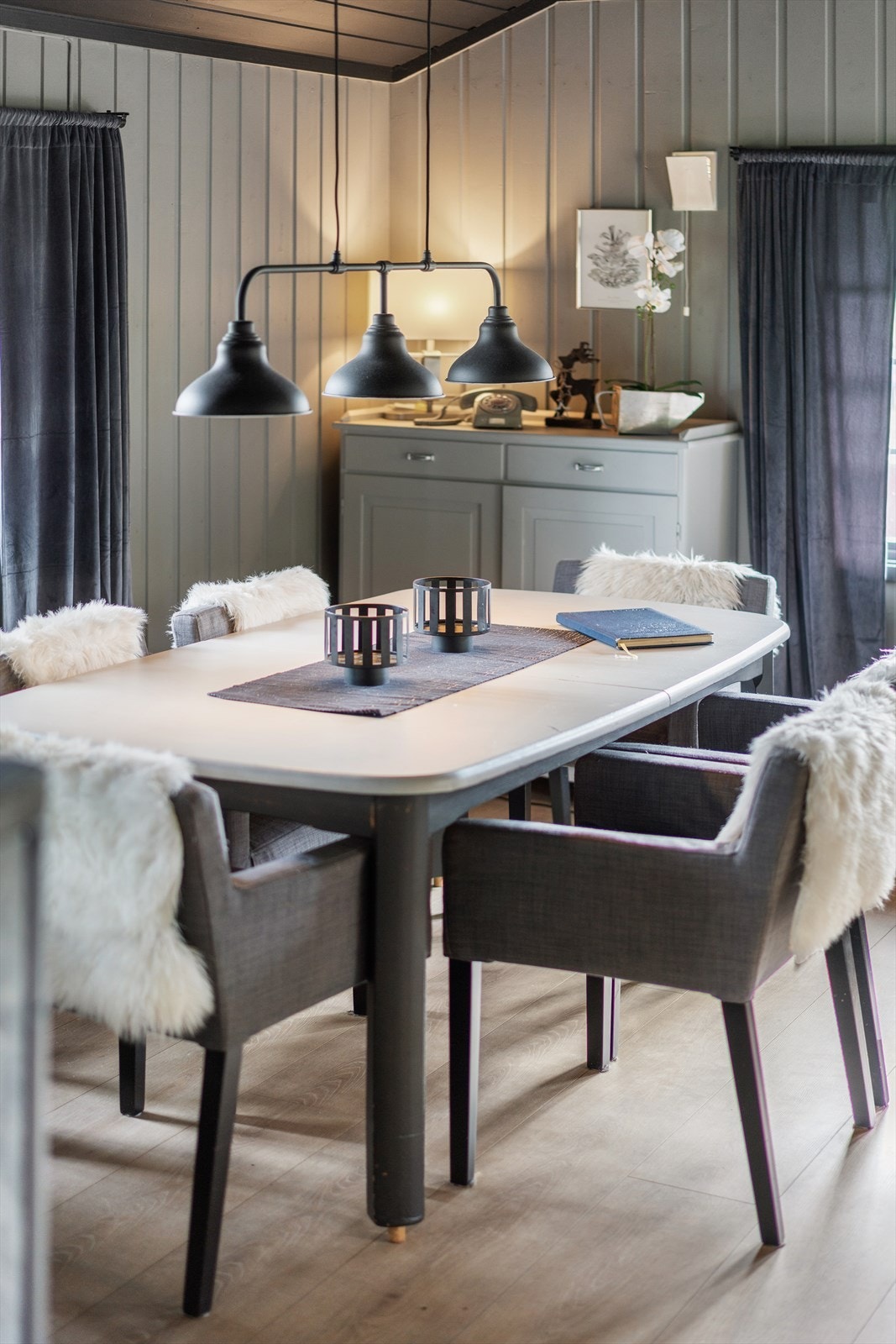 Spisebord. Galleribilde