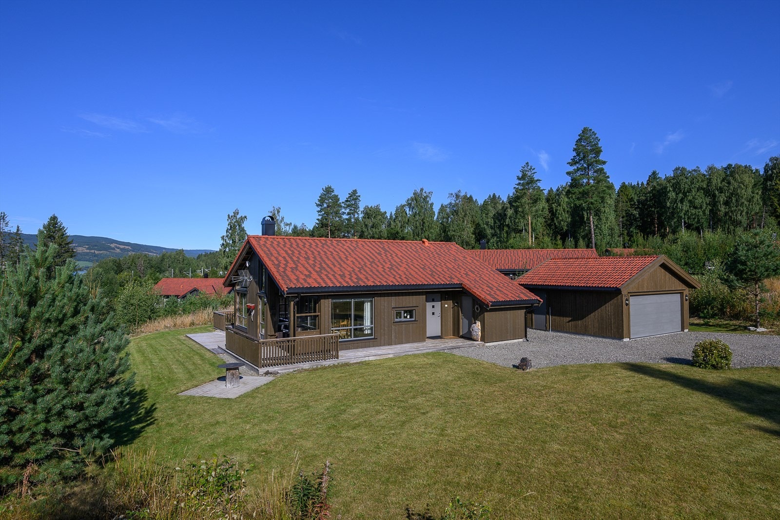 Nyere fritidsbolig fra 2017 og garasje fra 2020 Galleribilde
