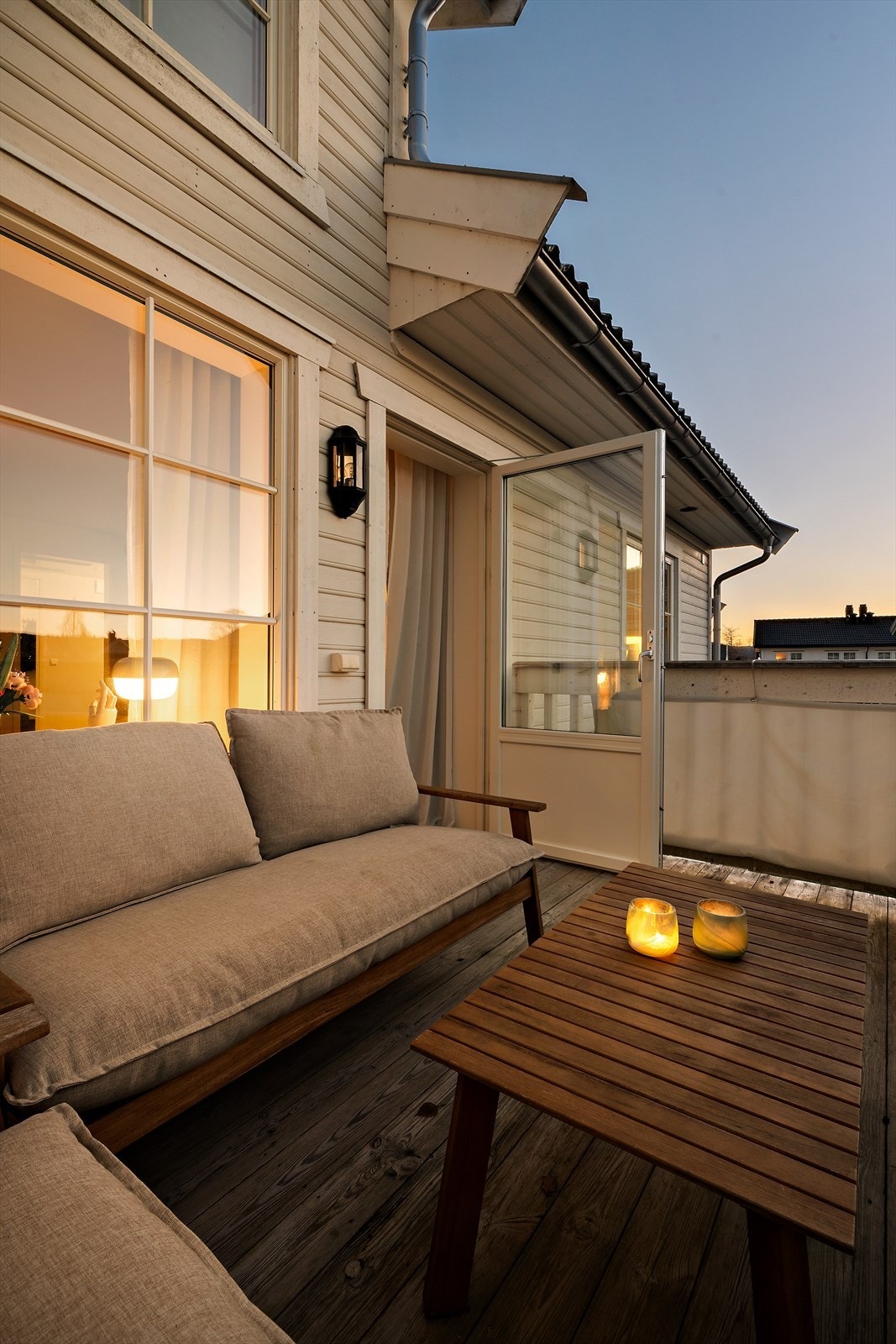 Balkongen er en flott forlengelse av stuen. Galleribilde