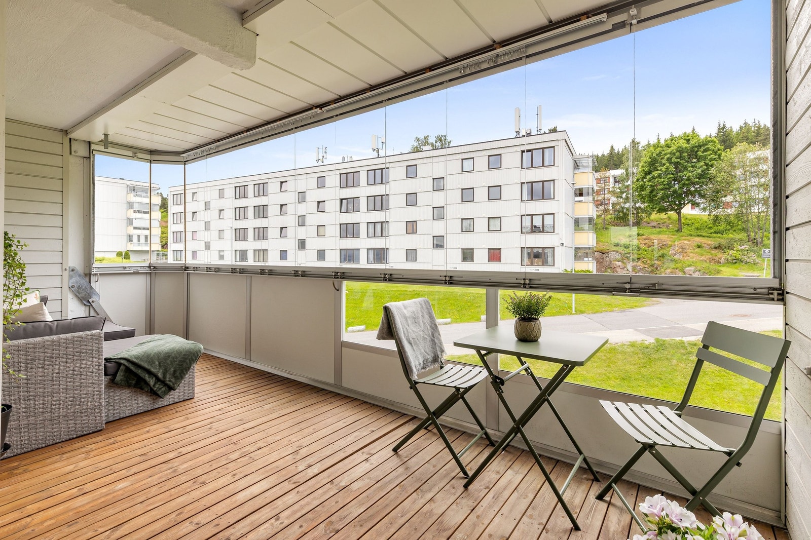 Innglasset balkong på 15 m² Galleribilde