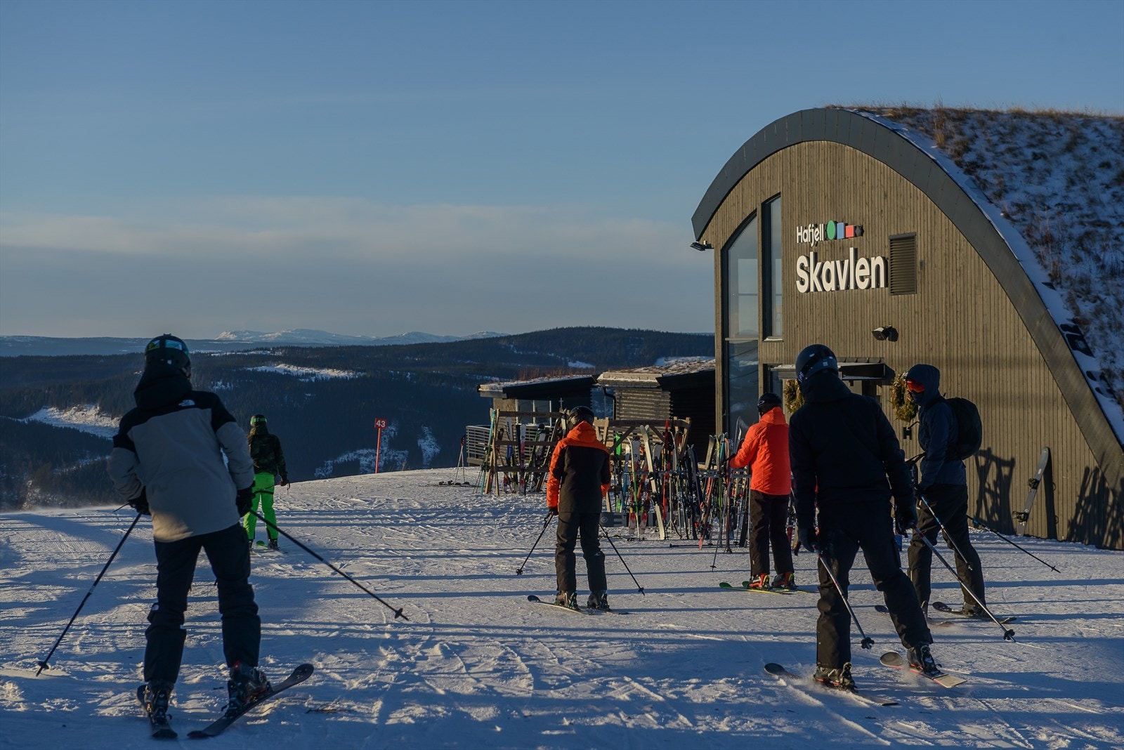 Etter en kveld på en av fjellrestaurantene, kan du enkelt skli ned til leiligheten. Galleribilde