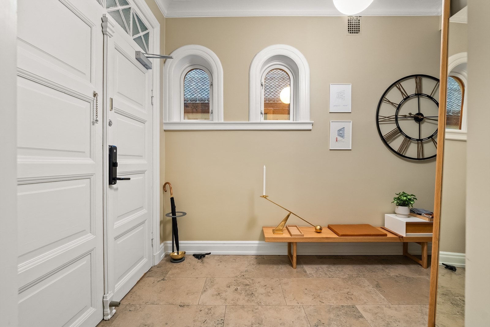 Leiligheten disponerer to eksterne boder for ytterligere oppbevaringsplass. Galleribilde