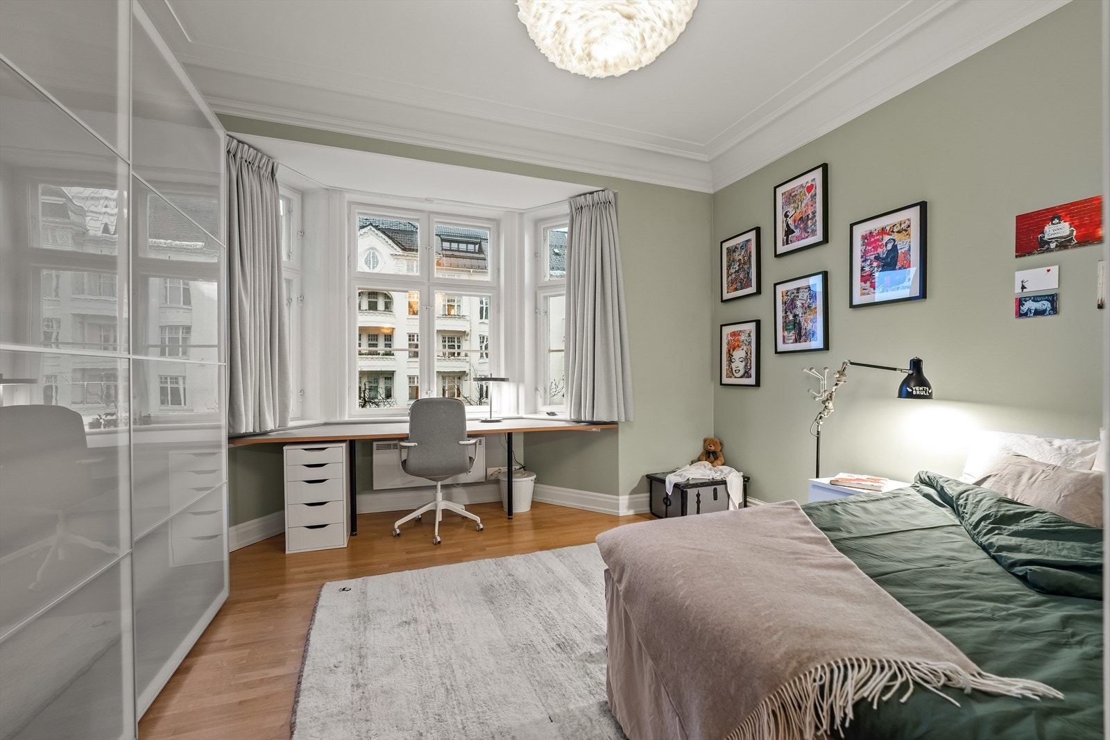 Alle soverommene er av svært god størrelse. Galleribilde