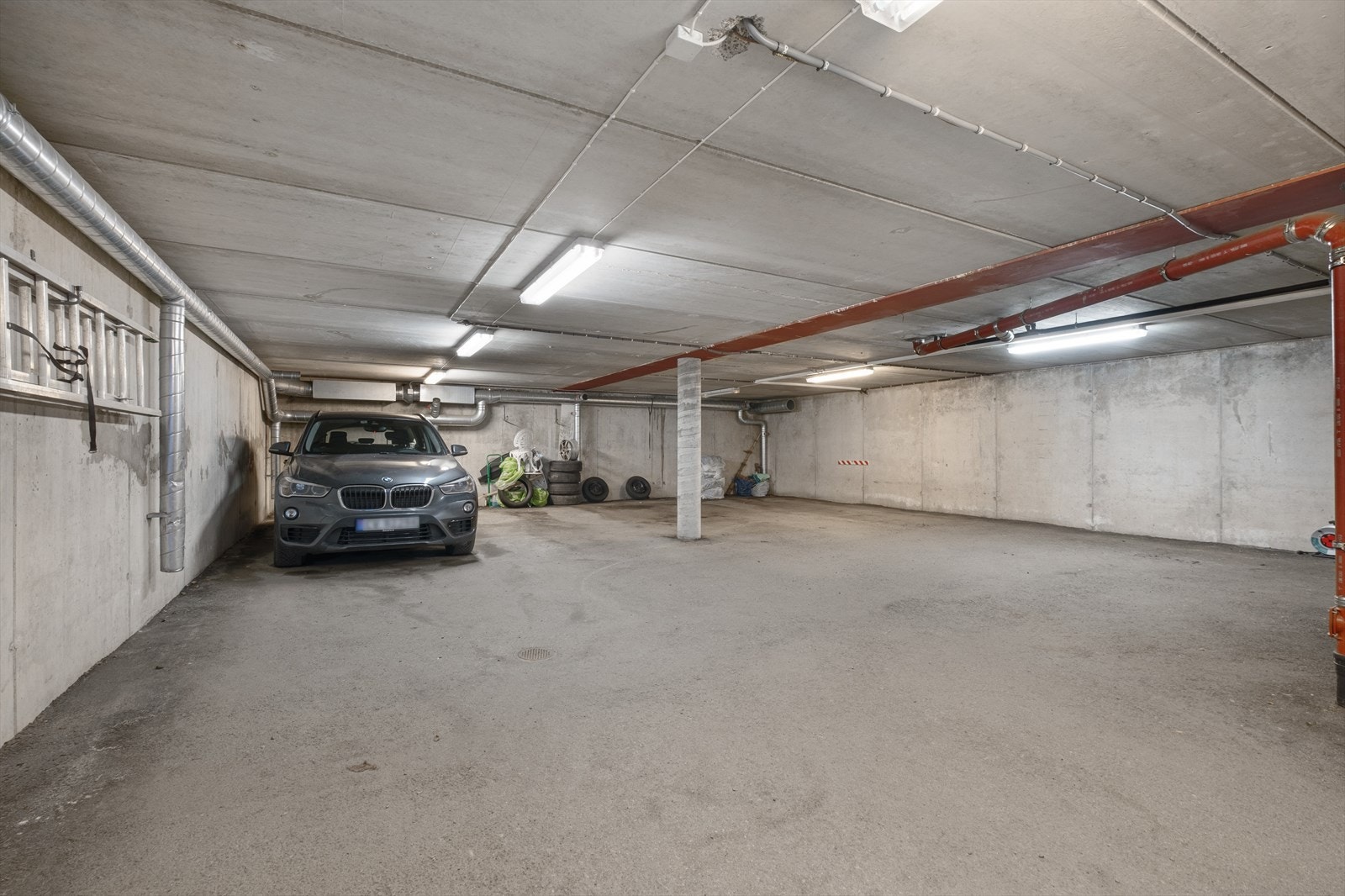 Det medfølger en parkeringsplass til denne seksjonen. Galleribilde