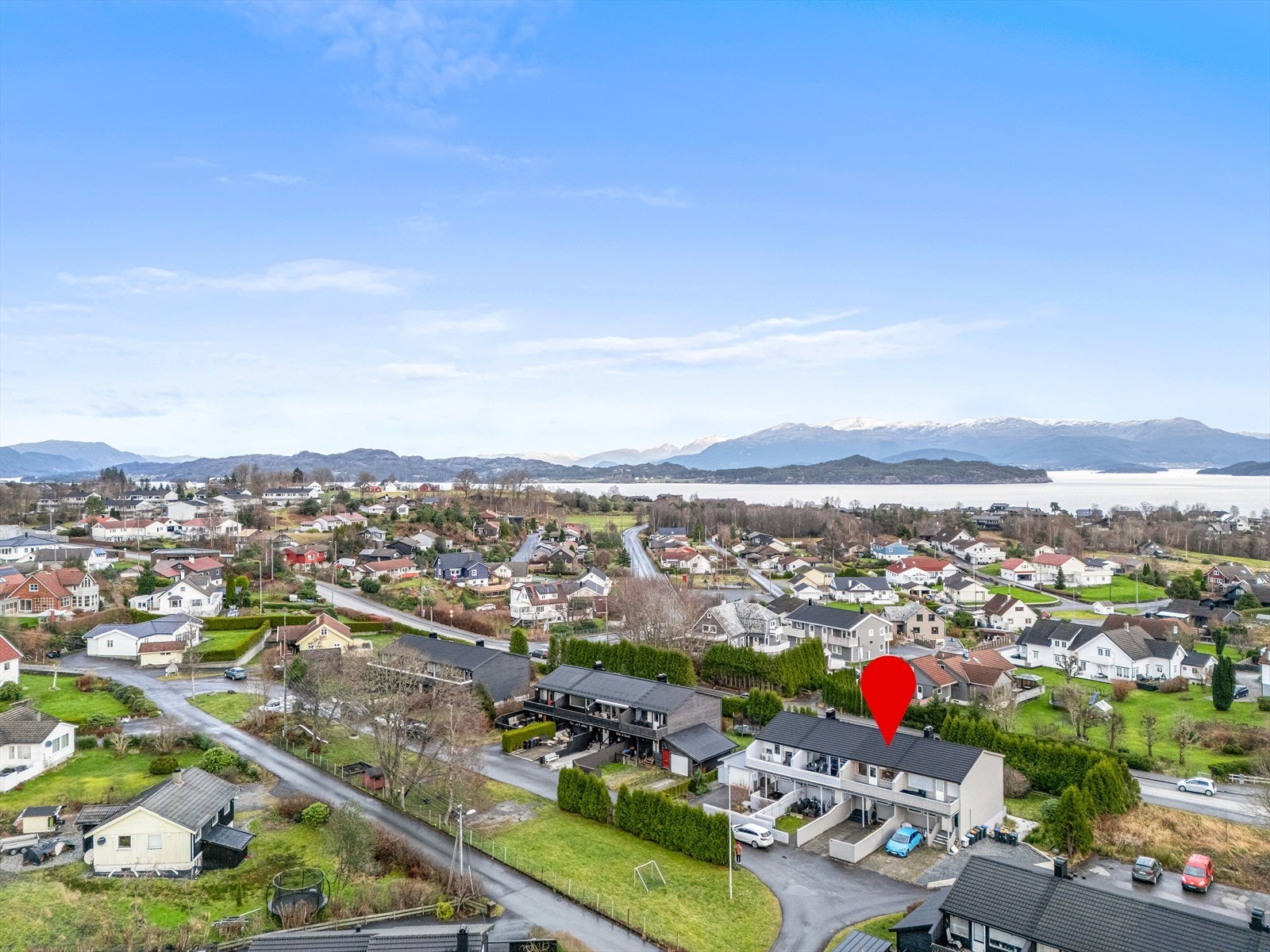 Dronefoto over Haga Galleribilde