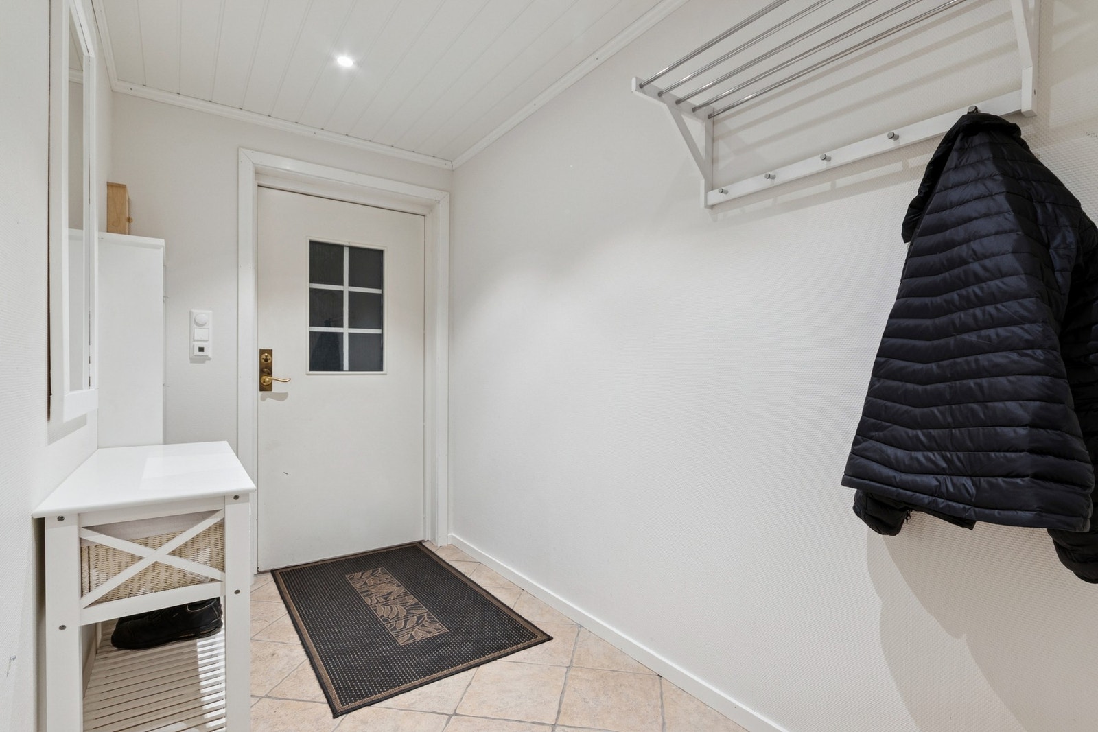 Romslig yttergabg med varme i gulv. Galleribilde