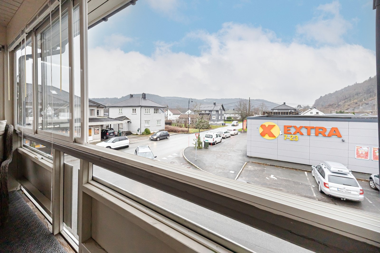 Nærhet til butikk og bakeri like utenfor Galleribilde