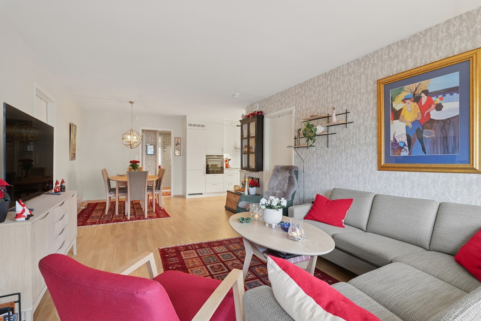 Stuen er boligens naturlige samlingspunkt. Galleribilde