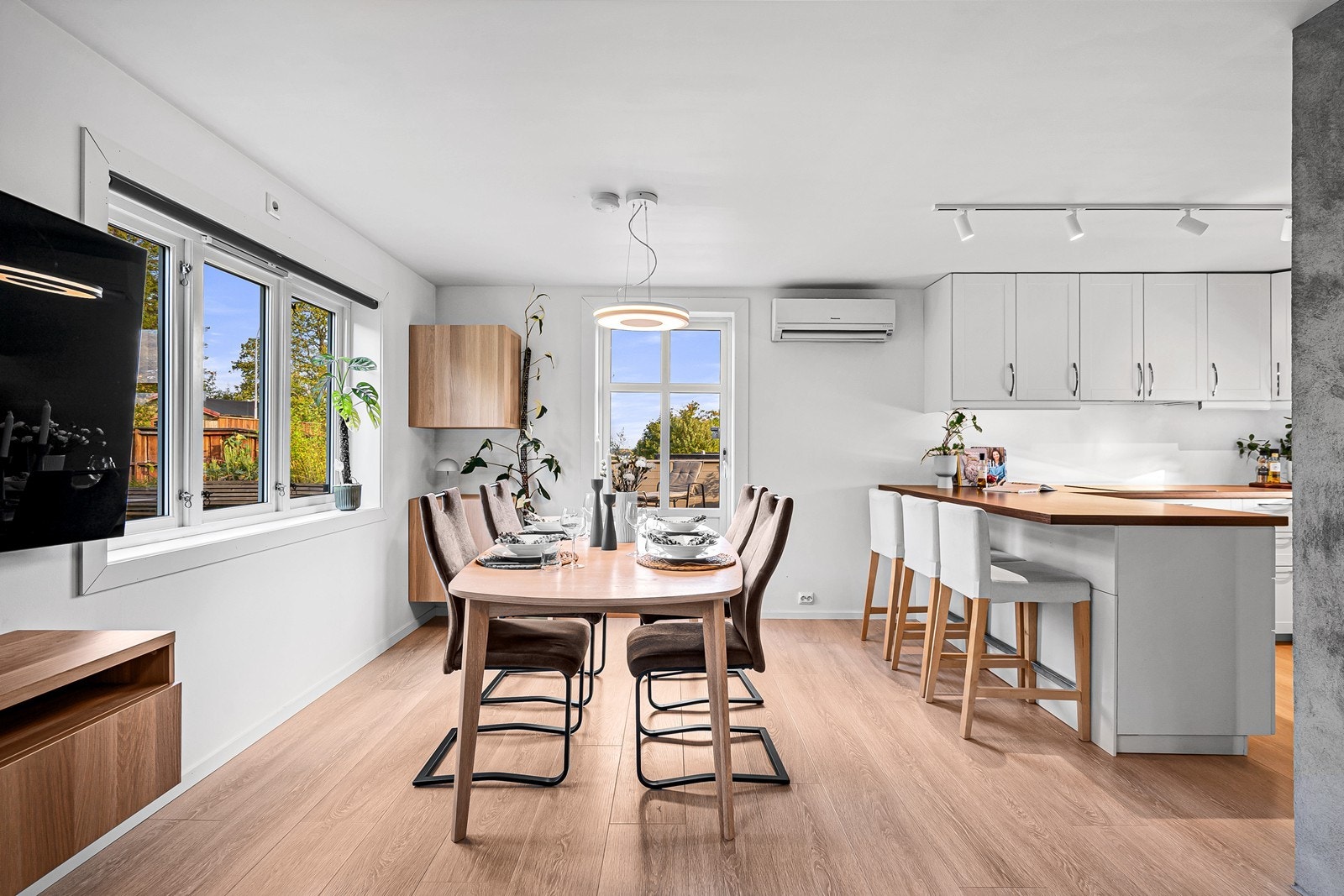 Praktisk barløsning - uformell løsning som skaper en sosial og hyggelig atmosfære. Galleribilde