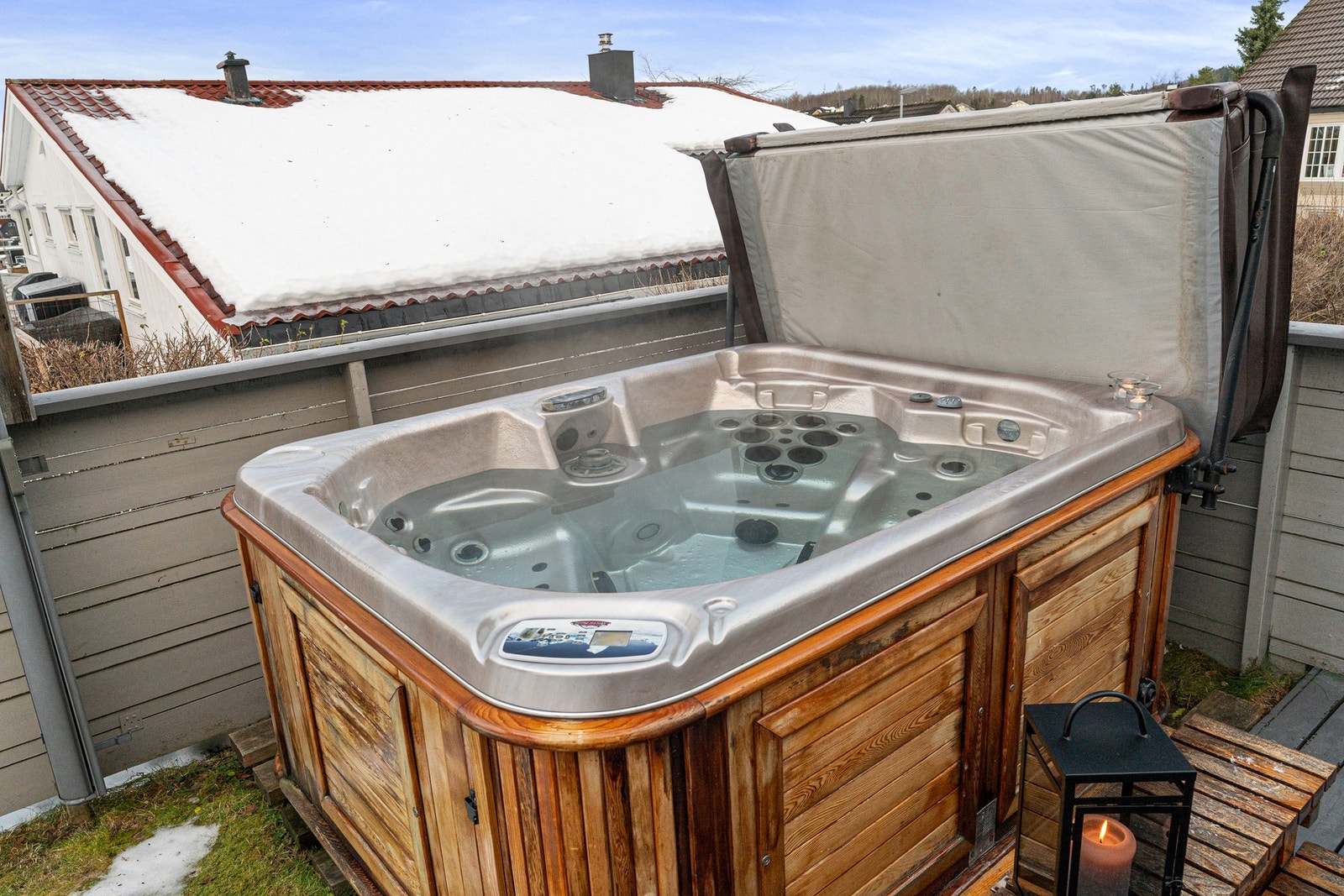 Jacuzzi kan medfølge handelen etter avtale. Galleribilde