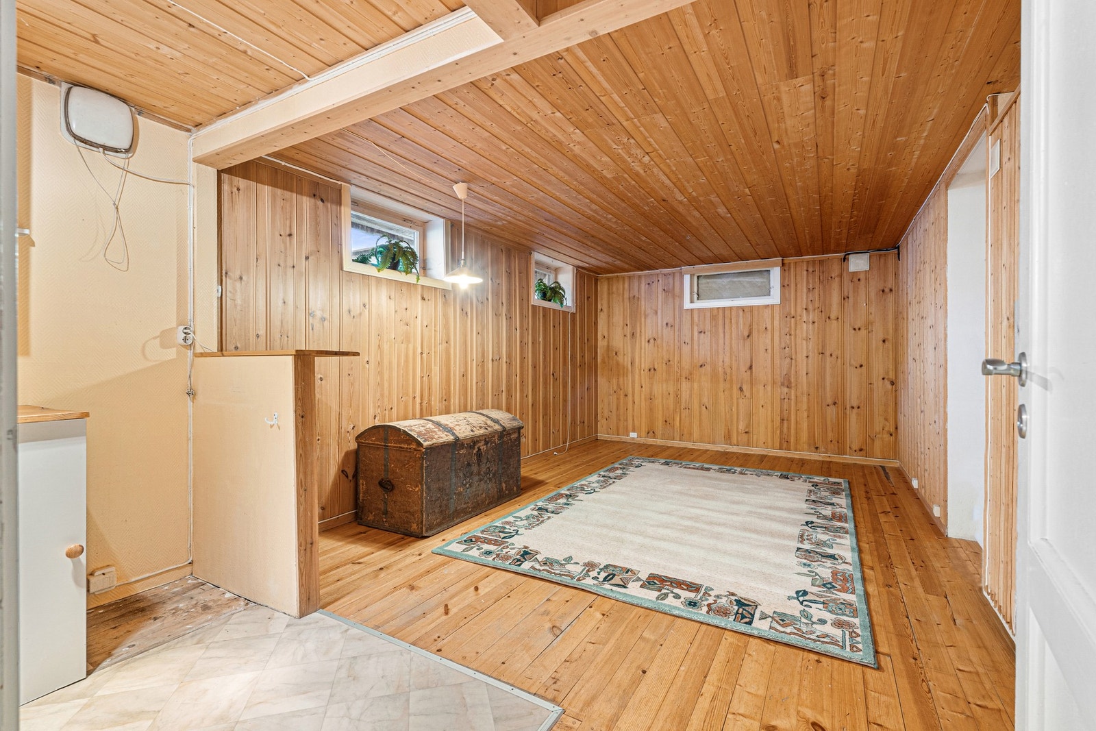 Stort disponibelt rom i kjeller med mange muligheter. Galleribilde