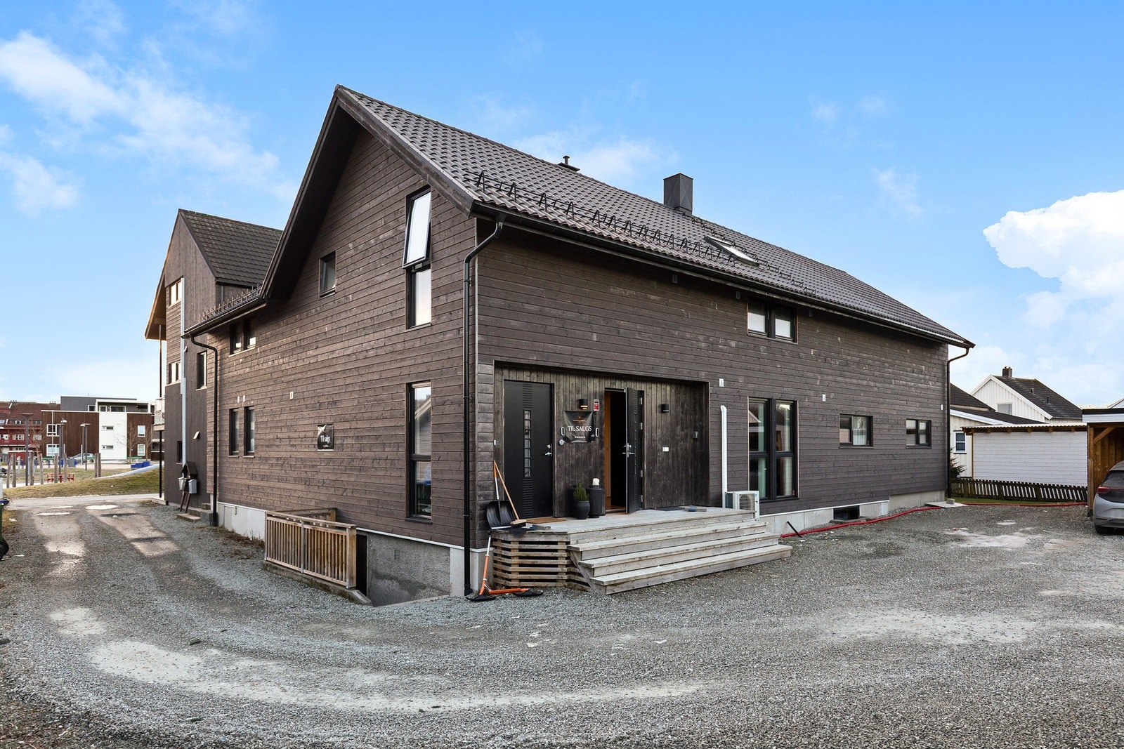 Hele eiendommen er seksjonert og totalrenovert i 2021 Galleribilde