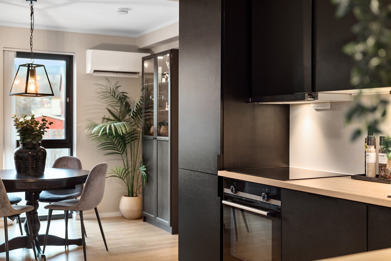 Det er etablert varmepumpe og mulighet for å sette inn peis Galleribilde