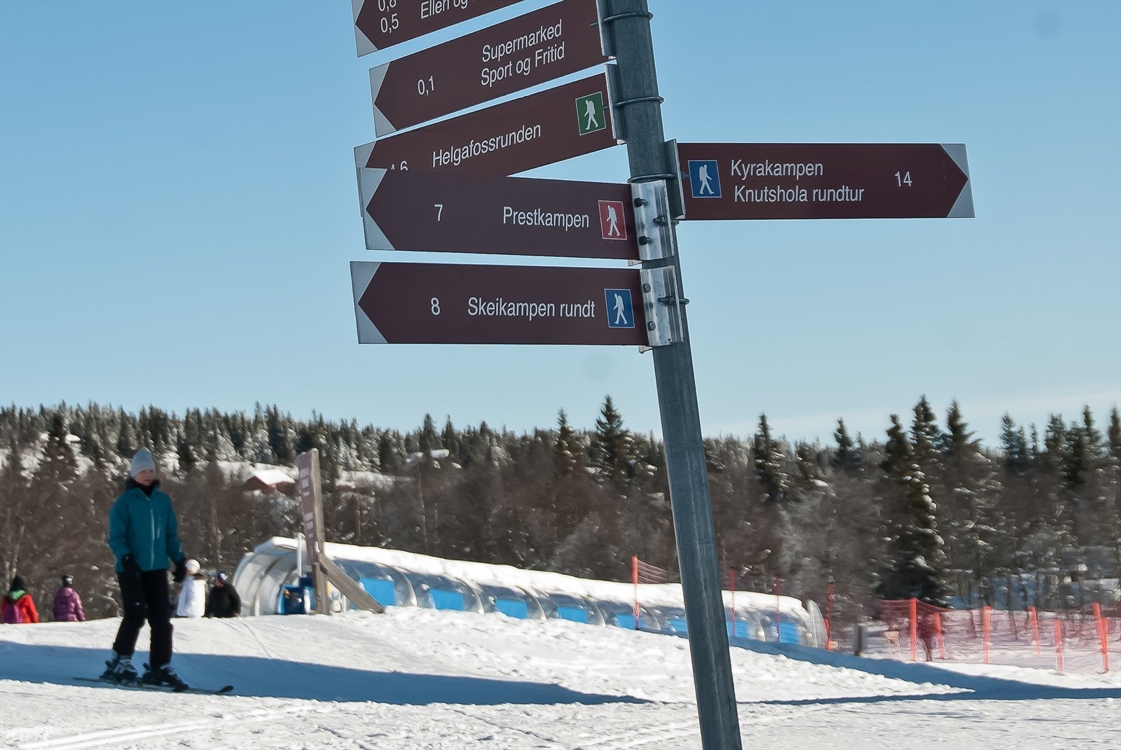 På vinterstid er Skeikampen et snørikt område Galleribilde