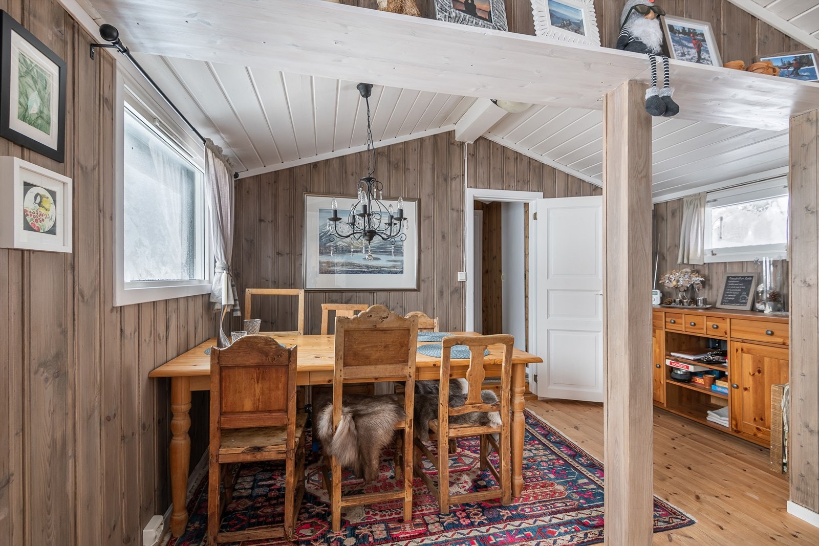 Her kan venner og familie samles for å nyte et rykende ferskt måltid rett fra kjøkkenet! Galleribilde