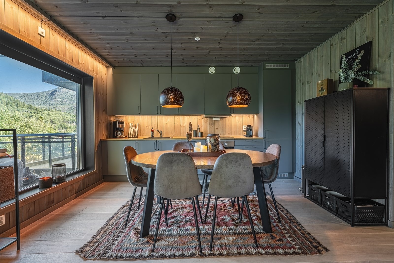 Hyggelig spiseplass - Perfekt for middager med venner og familie. Galleribilde