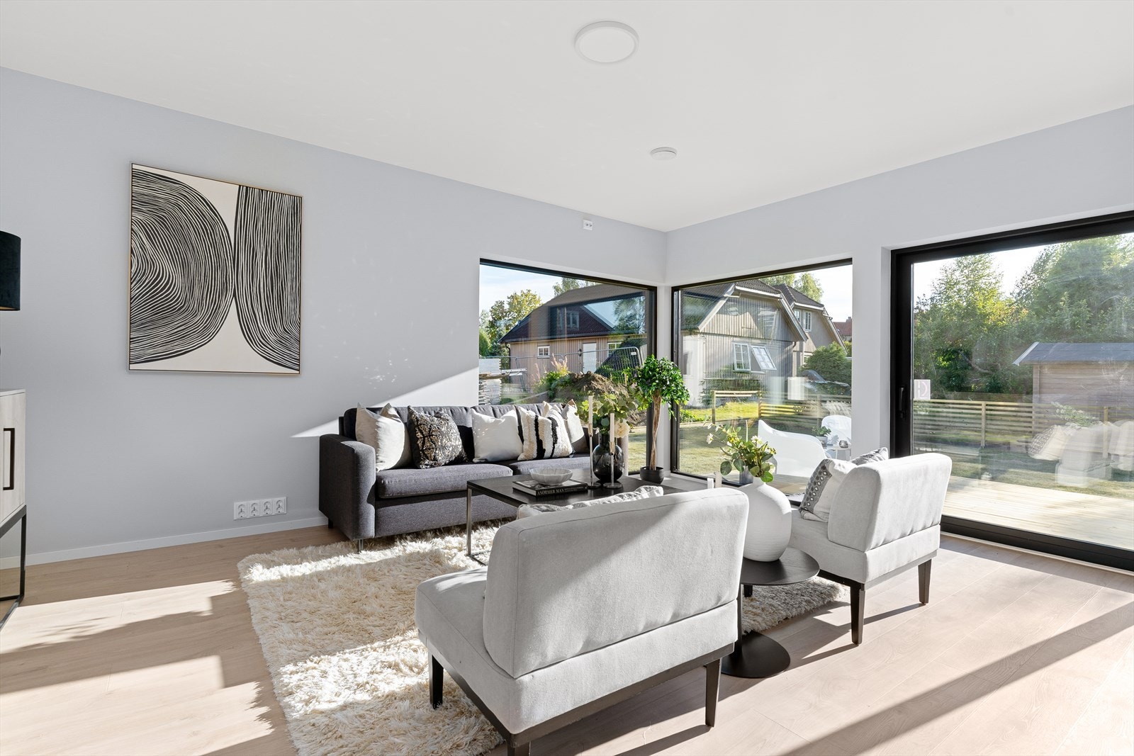 Boligen er utstyrt med godt med elektriske punkter. Elektrisk standard er etter NEK-400 standard. Galleribilde