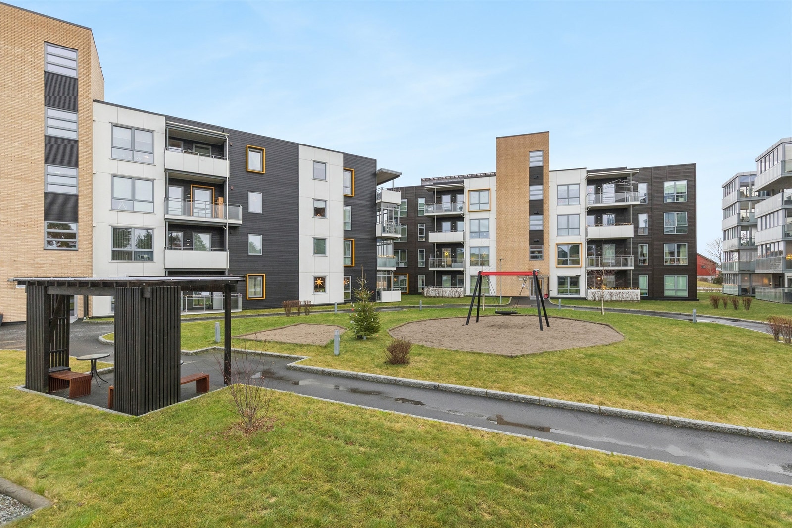 For den aktive er det kort vei til lysløype og turstier langs Glomma eller mot Dragsjøhytta. Galleribilde