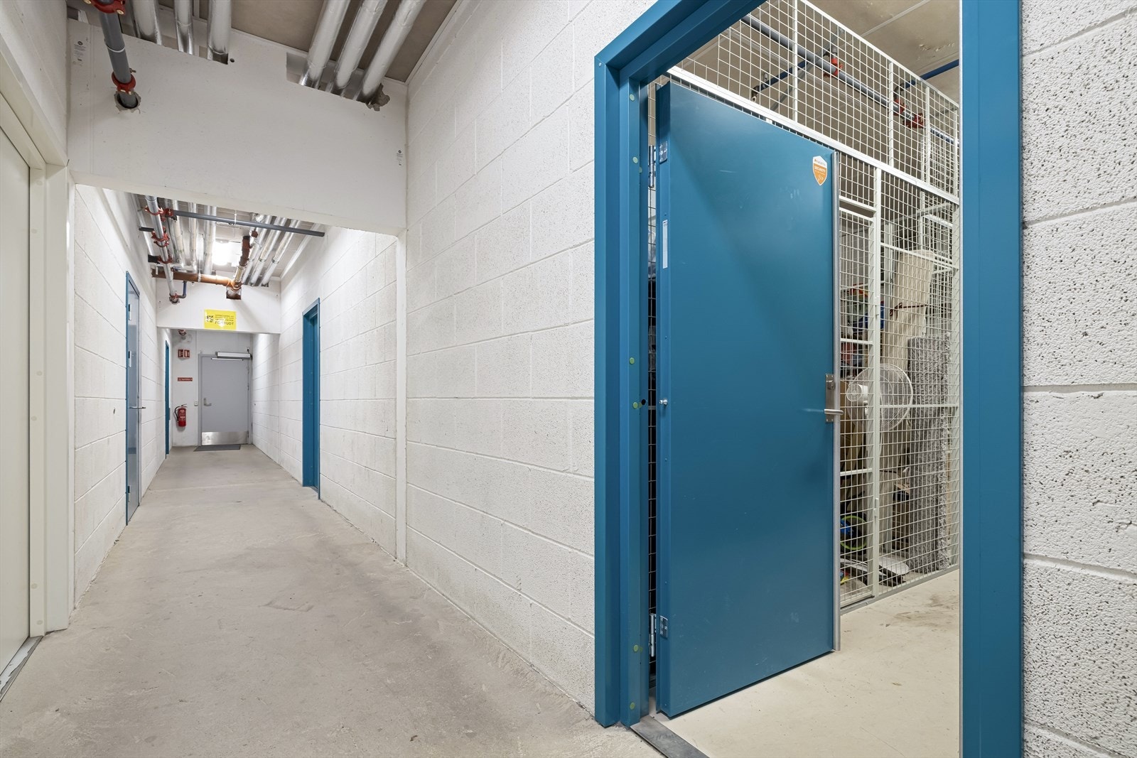 Bod på ca. 5,1 m², merket med 222 i kjeller. Galleribilde