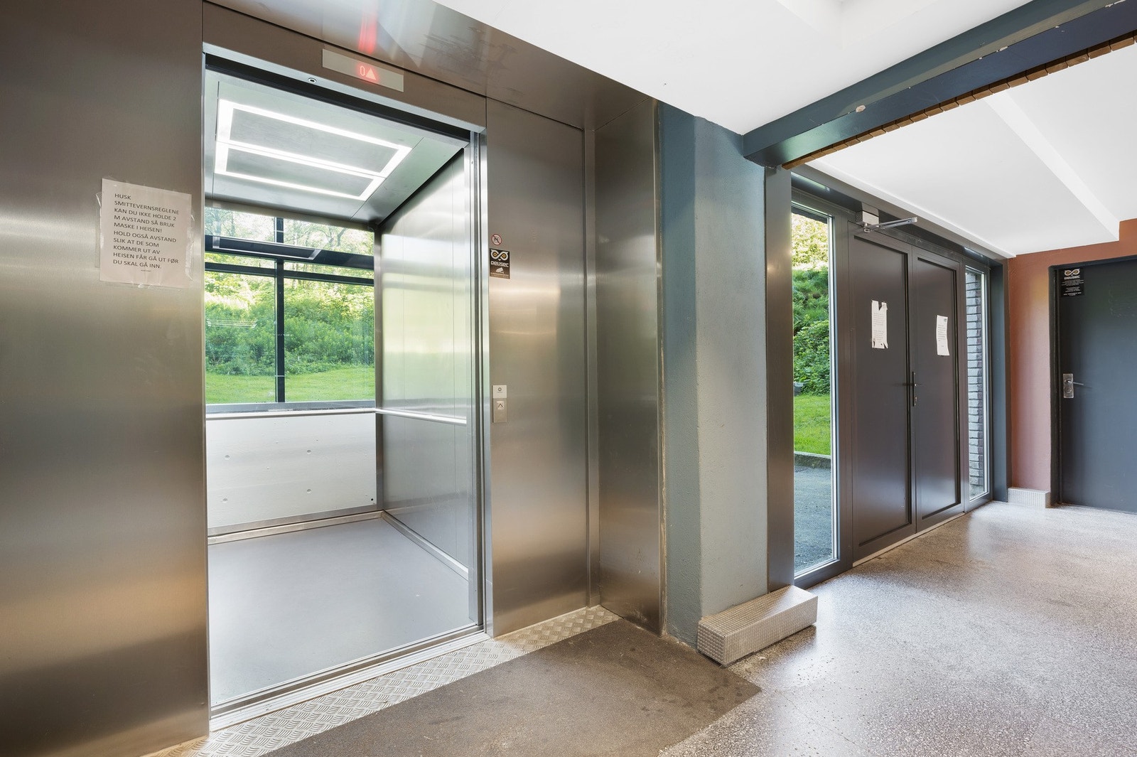 Trappefri adkomst via heis. Galleribilde