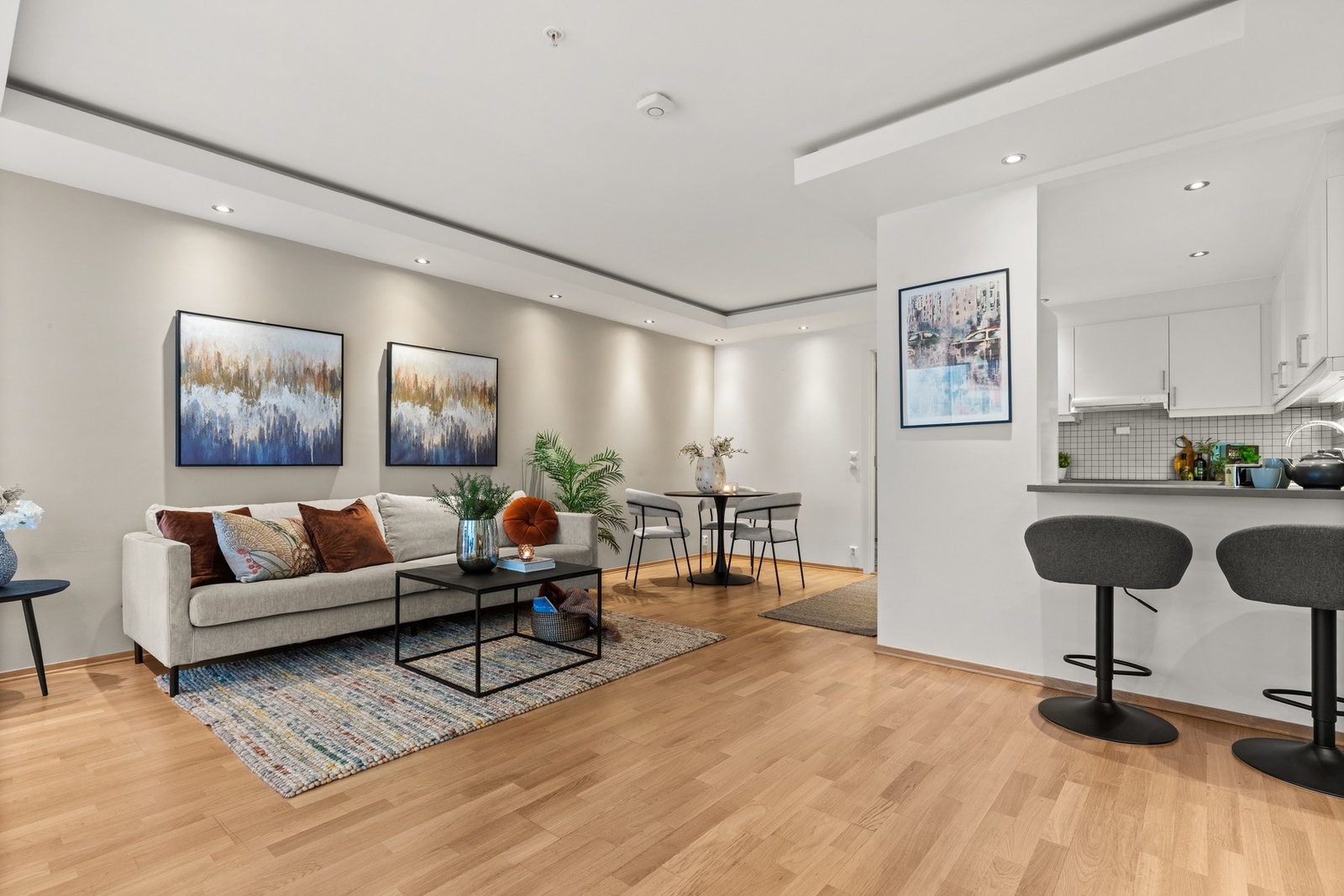 Kjøkkenet ligger i egen nisje. Galleribilde