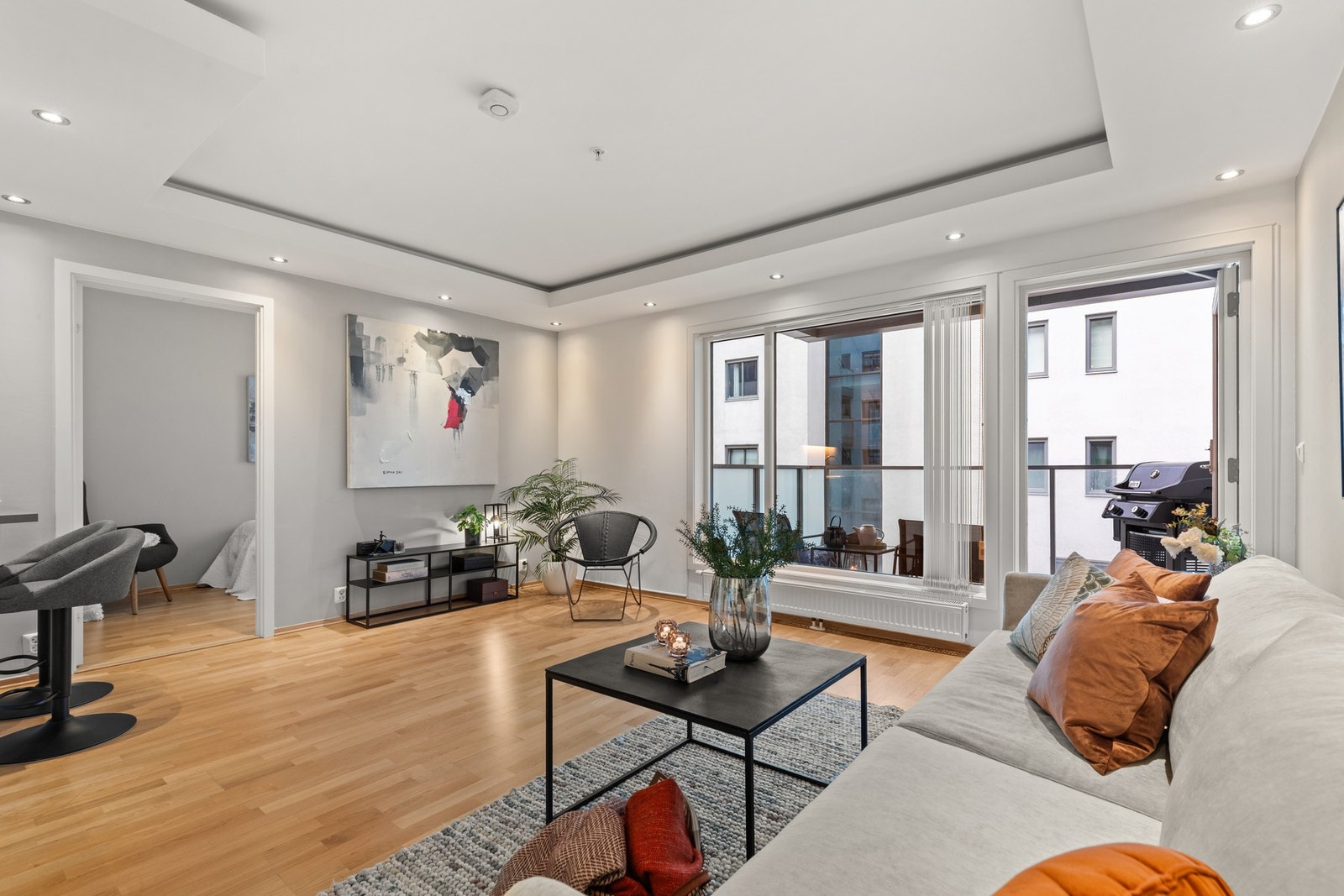 Velkommen til en lys og romslig 4-roms i et moderne bygg fra 2012. Foto: Alejandro Villanueva. Galleribilde