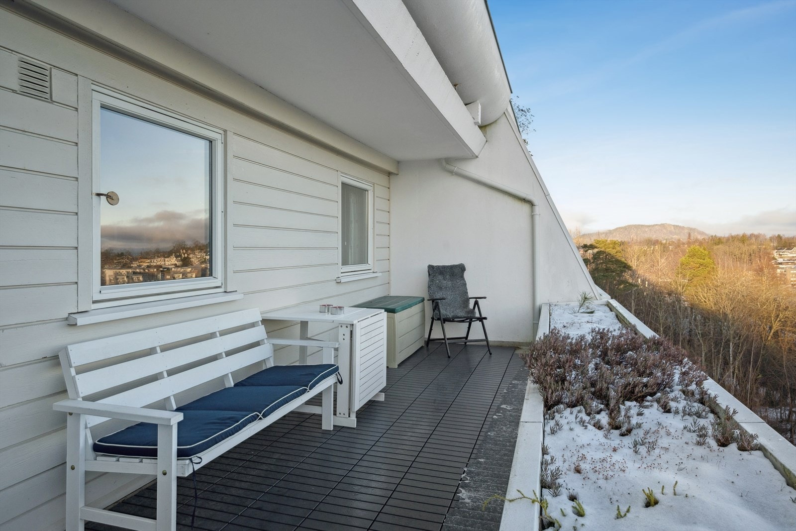 Terrasse på kjøkkenside. Galleribilde