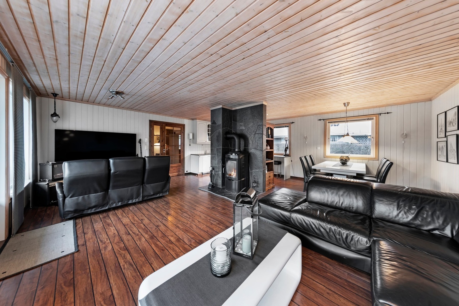 Stuen har flere møbleringsmuligheter Galleribilde