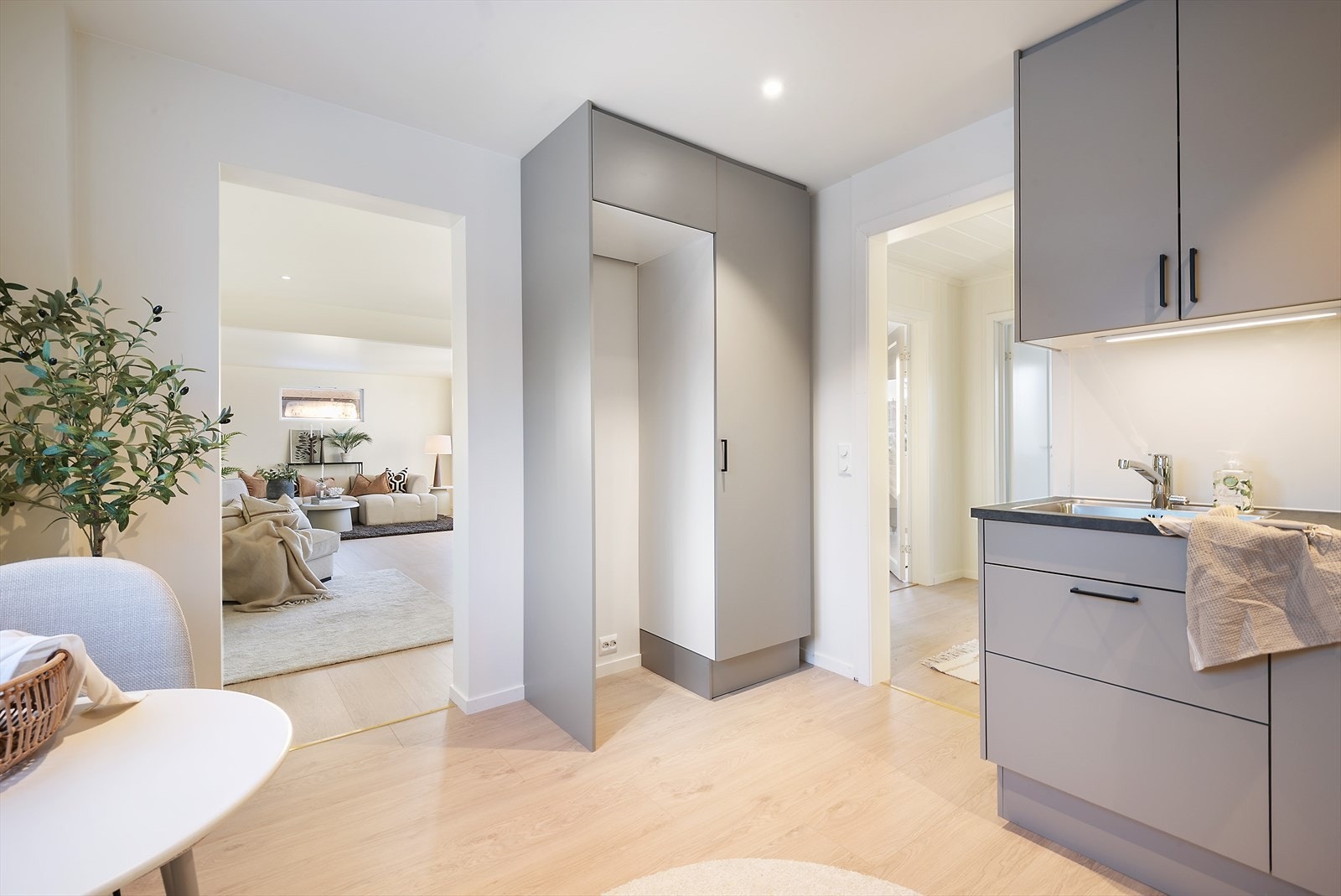 Plass til frittstående kjøleskap. Galleribilde