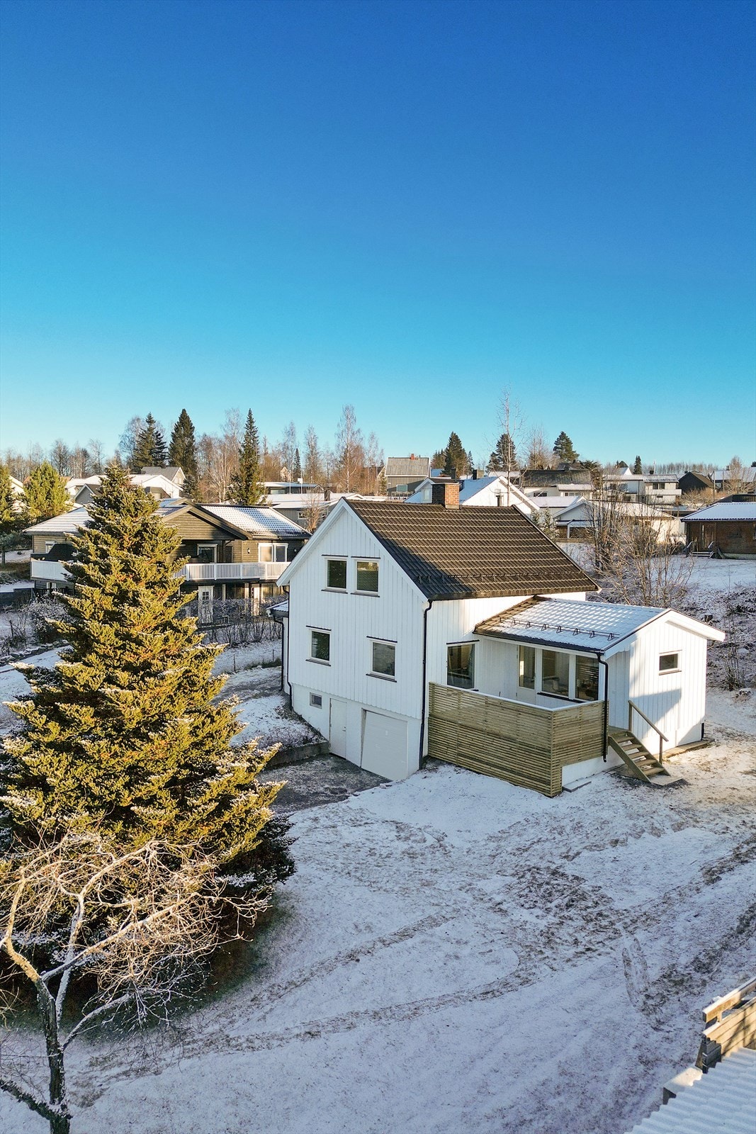 Garasjeport i kjeller. Galleribilde