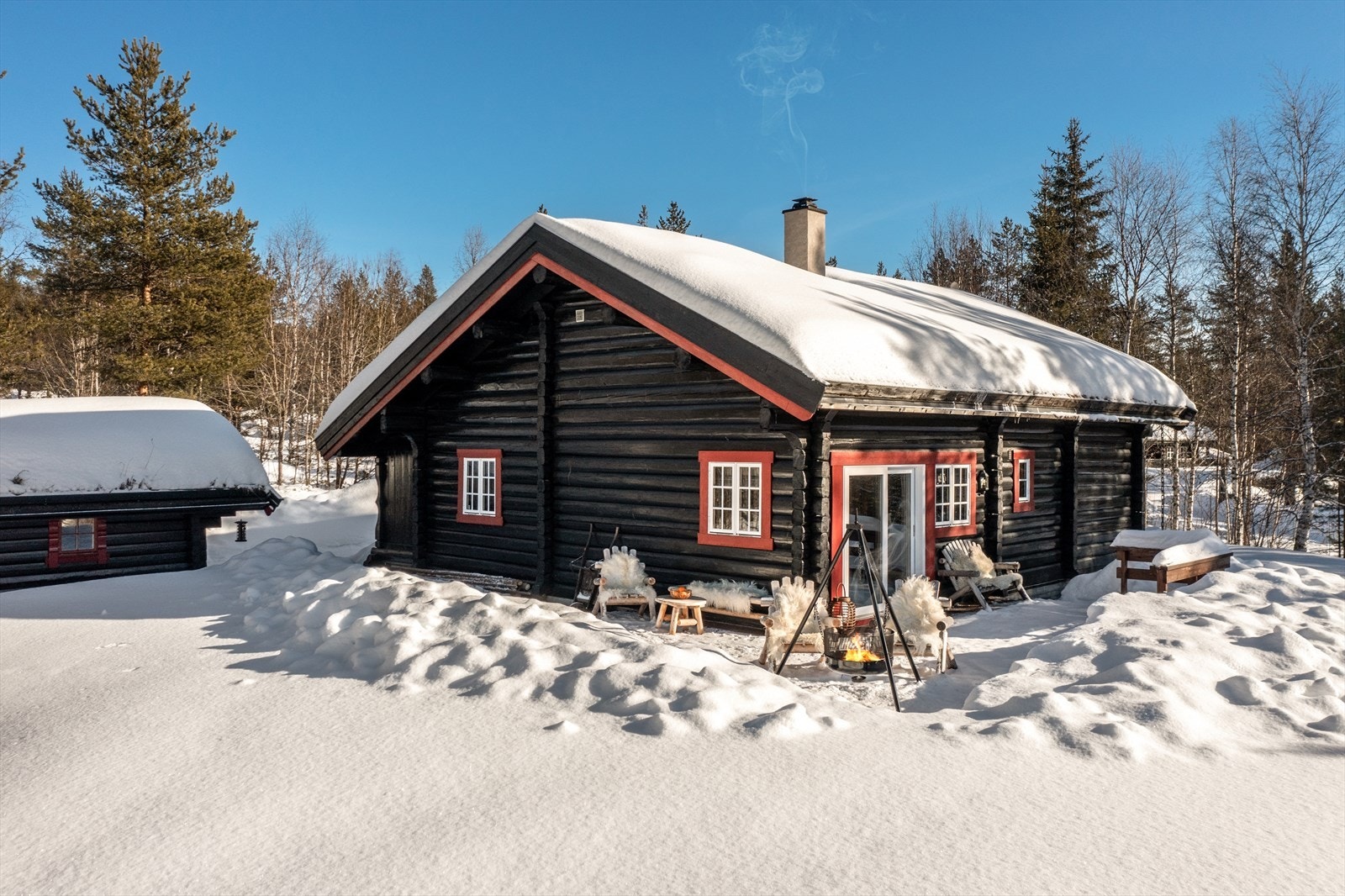 Her kan du nyte den gode fjellutften fra stor solrik markterrasse - Hva med påsken 2024 her? Galleribilde