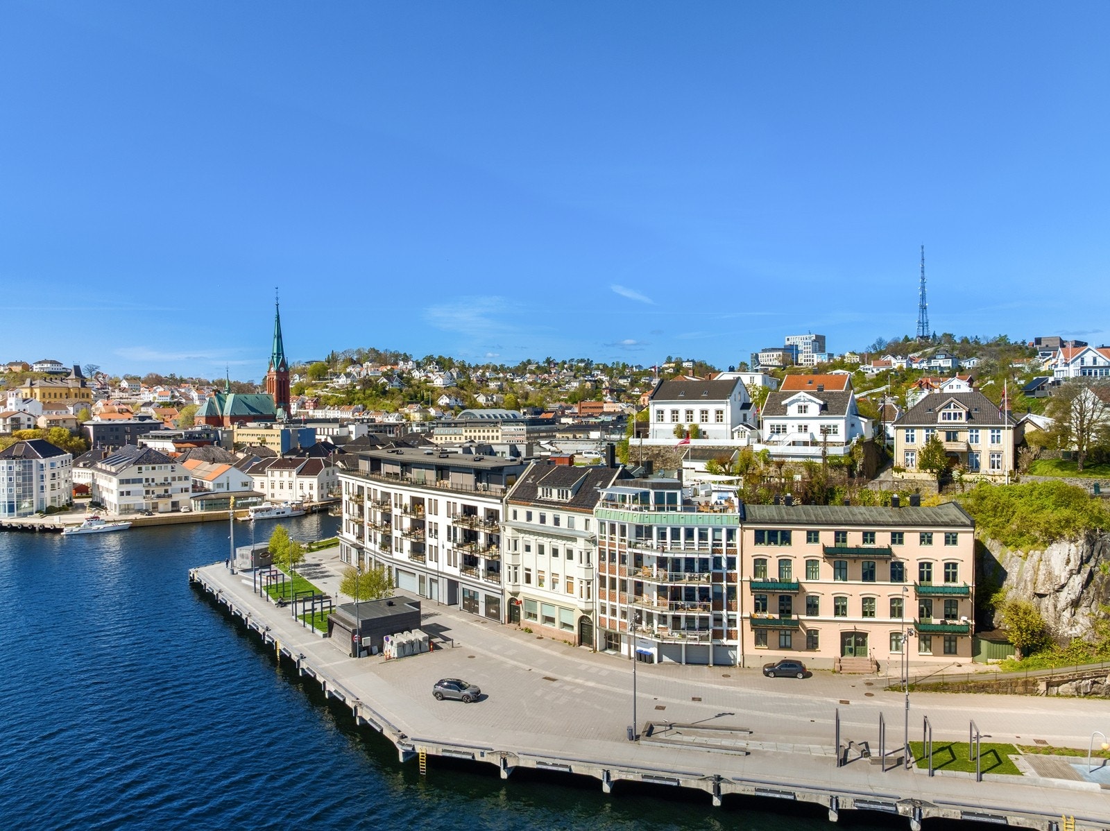 Fantastisk sentrumsleilighet i toppetasjen. Her har man alle byens fasiliteter rett utenfor døren. Galleribilde