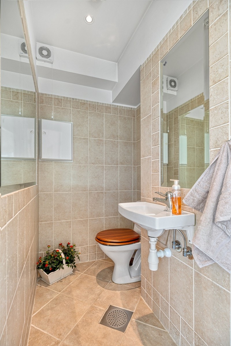 Toalettrom i 2. etasje. Galleribilde