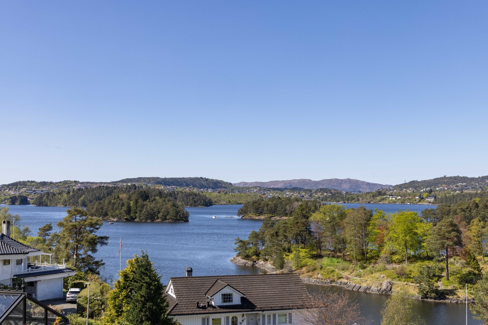 Utsikt fra det lyseblå soverommet. Galleribilde
