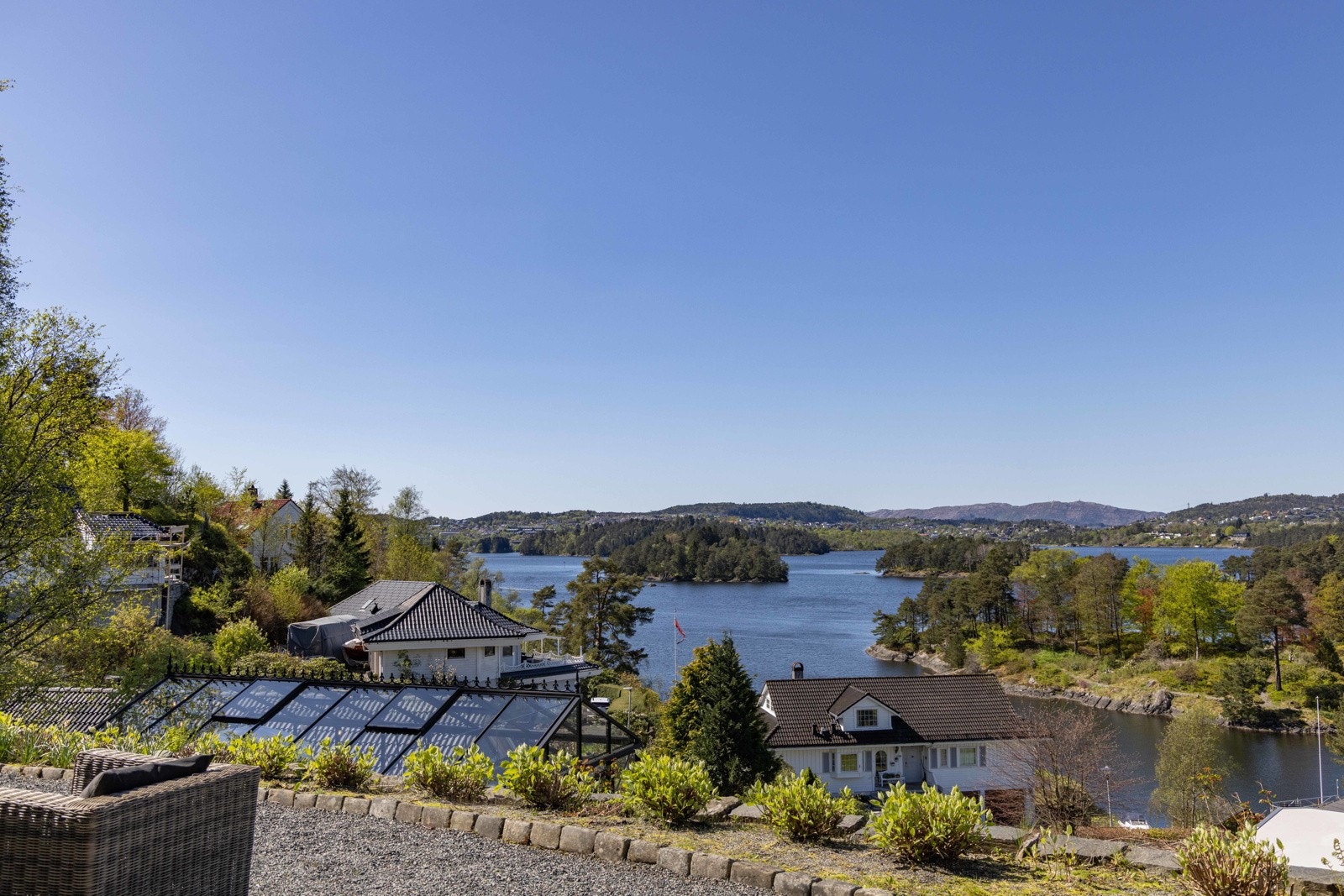 Her bor man fritt og luftig, solrikt og usjenert. Galleribilde
