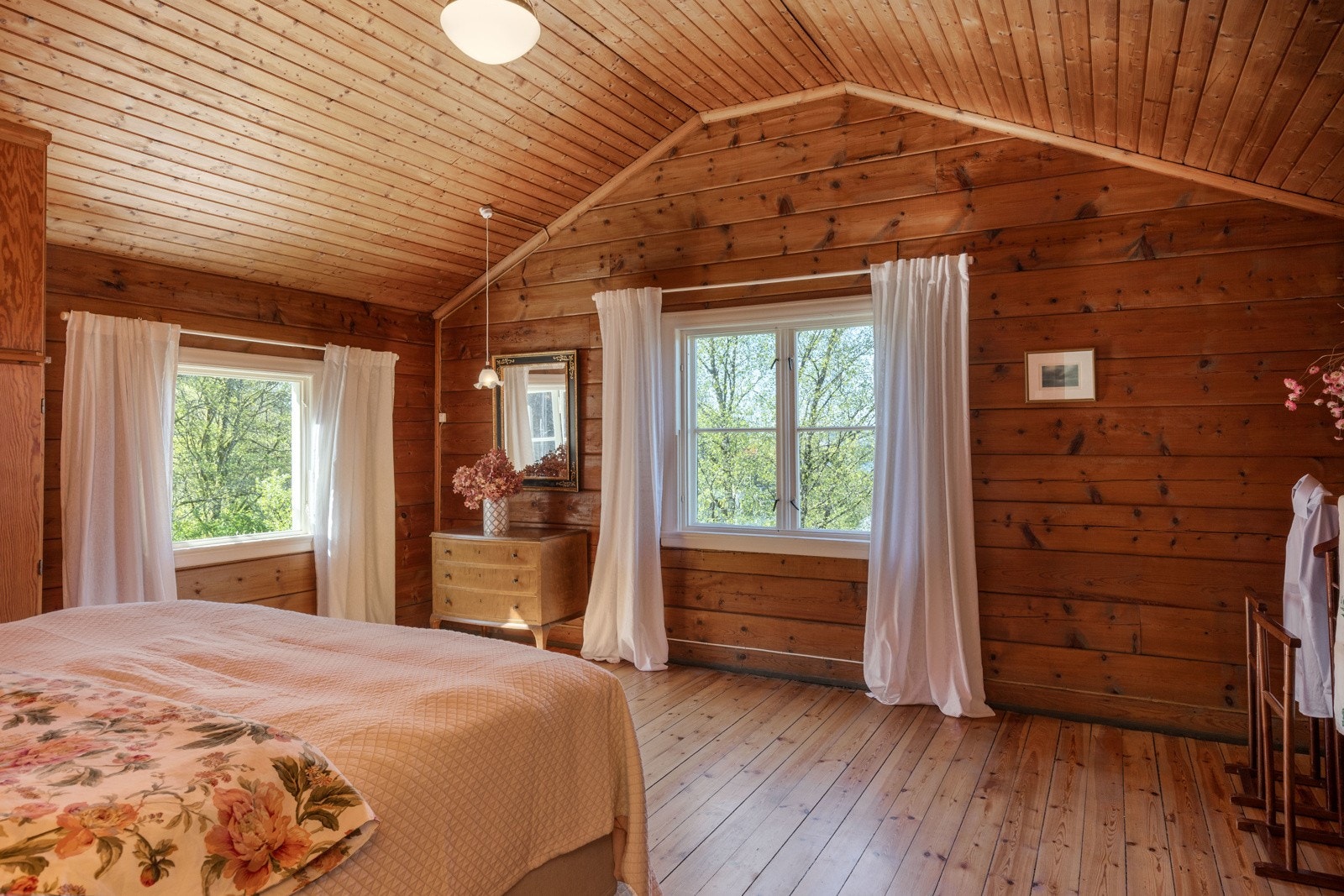 Dette soverommet brukes i dag som hovedsoverom. Originale kvaliteter som er tatt godt vare på. Galleribilde