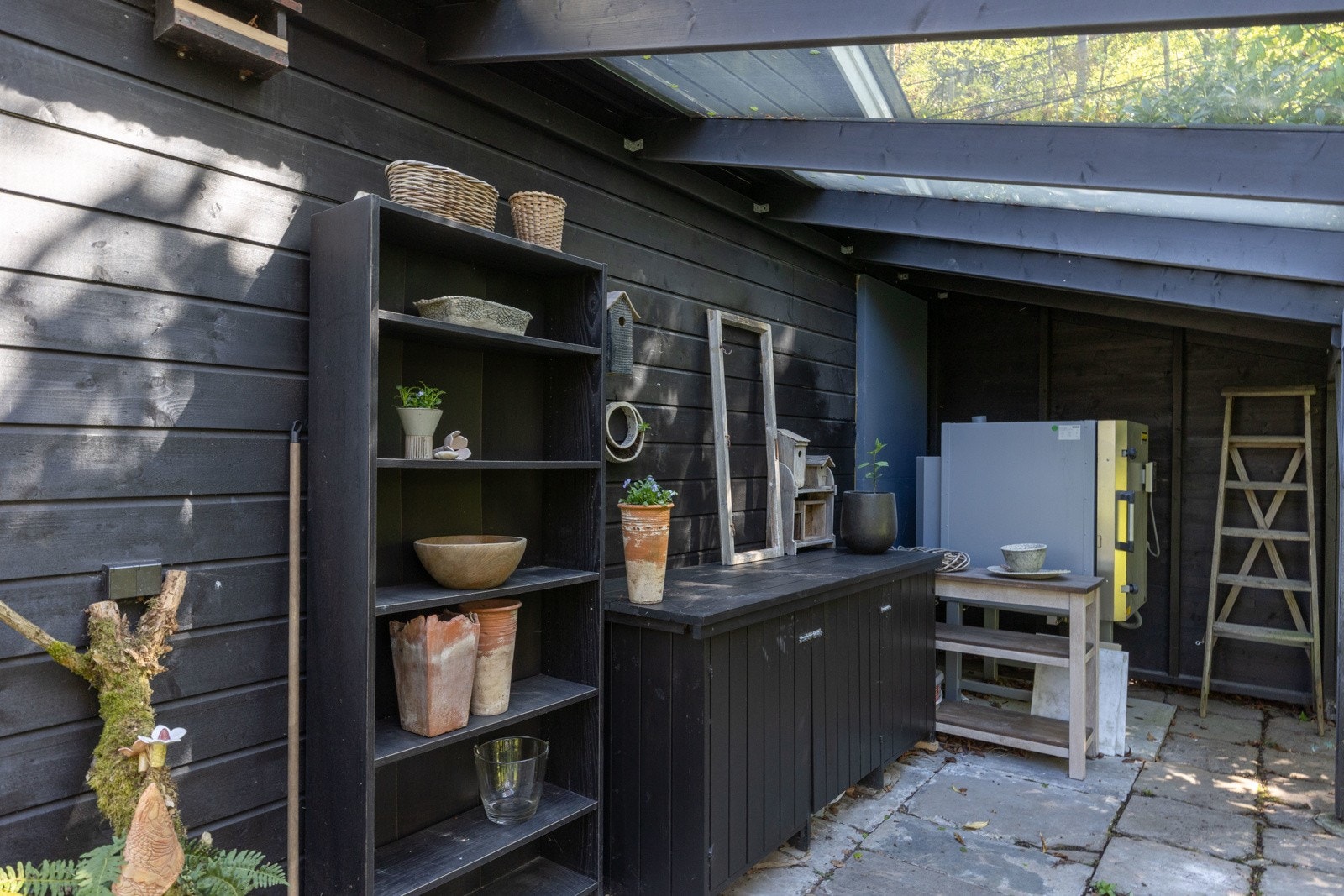 Arbeidsbenk for gartneren i familien. Galleribilde