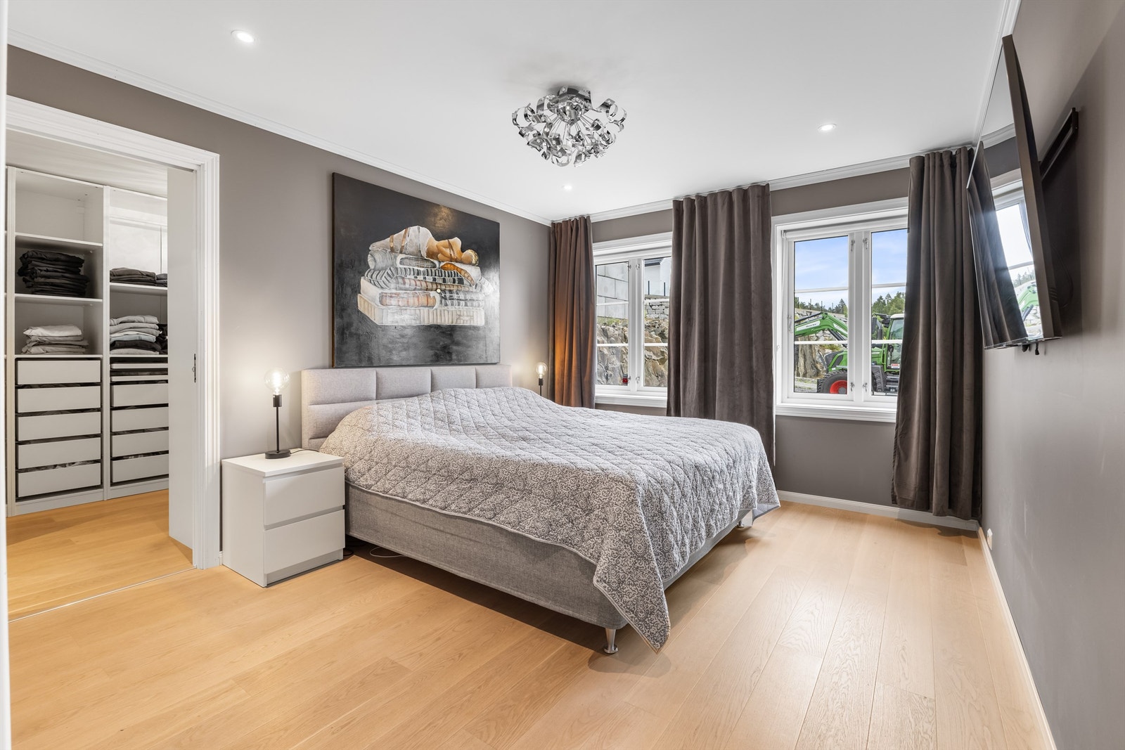 Soverom med garderoberom Galleribilde