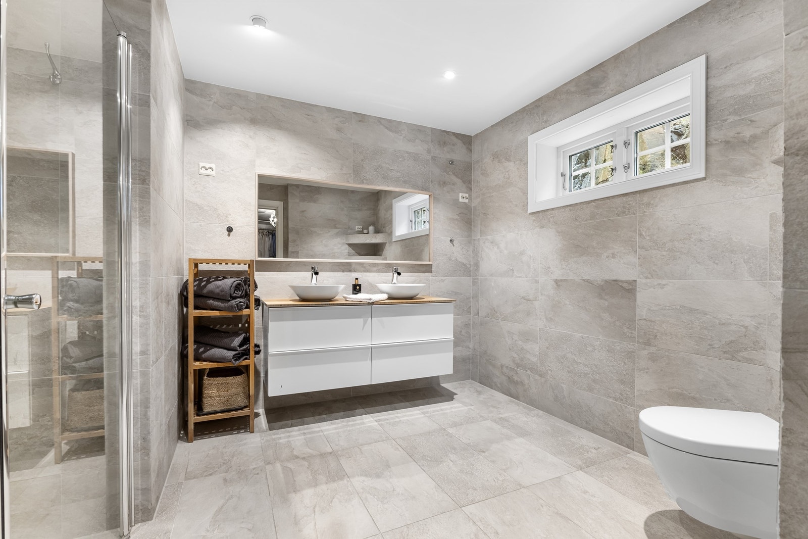 Bad i 1. etasje Galleribilde