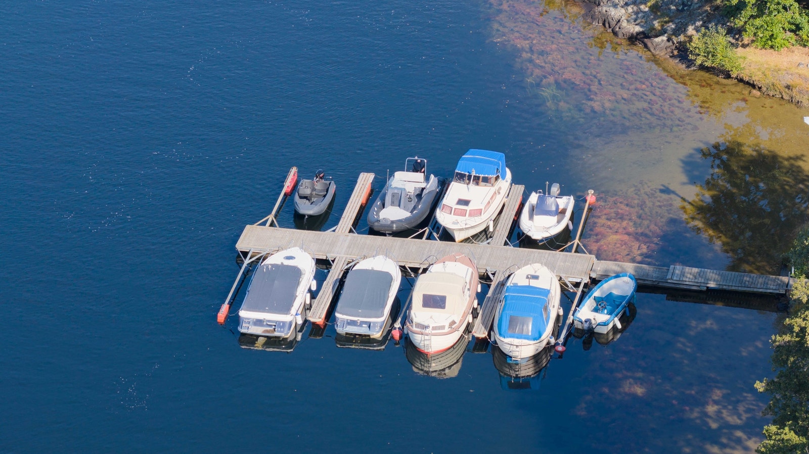 Tilhørende båtplass i elva like ved eiendommen Galleribilde