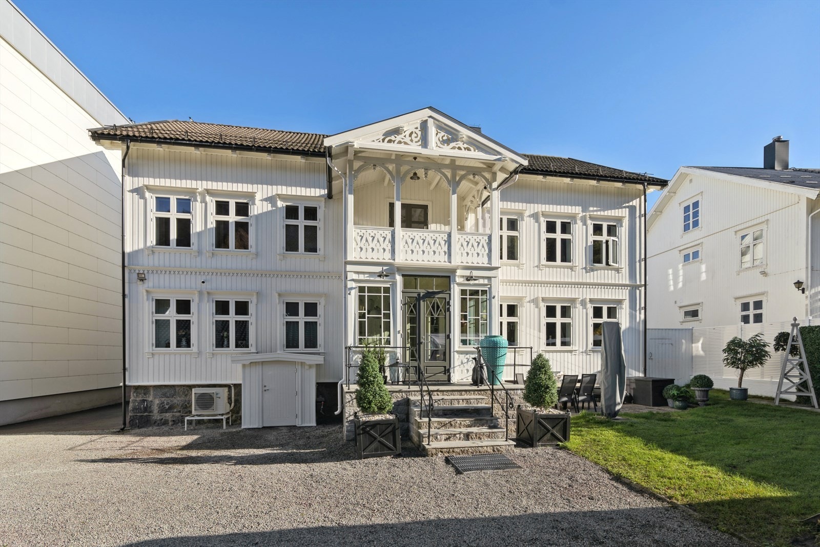 Eiendommen er på 3 plan + kjeller Galleribilde