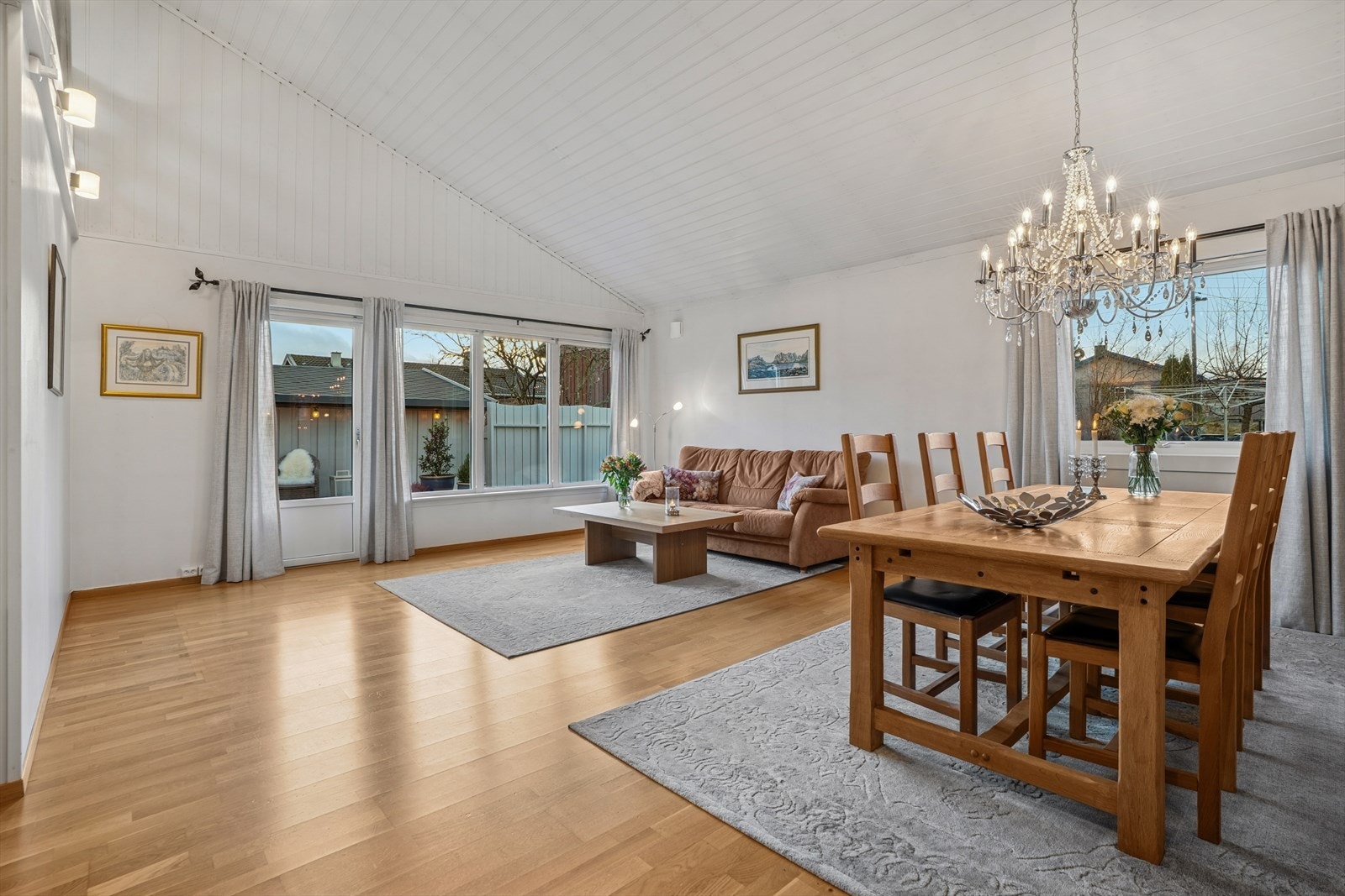 Herlig stueavdeling med god møbleringsfrihet. Galleribilde