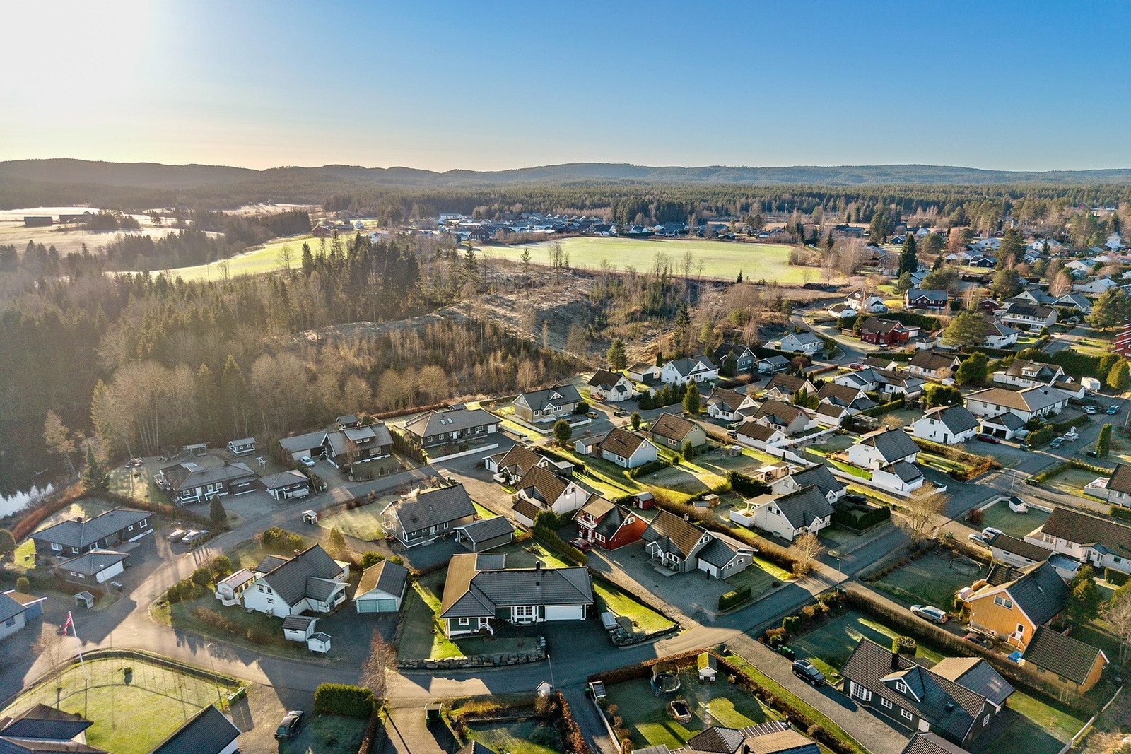 Nærområdet har vakker natur og en rekke merkede turstier og skiløyper. Galleribilde