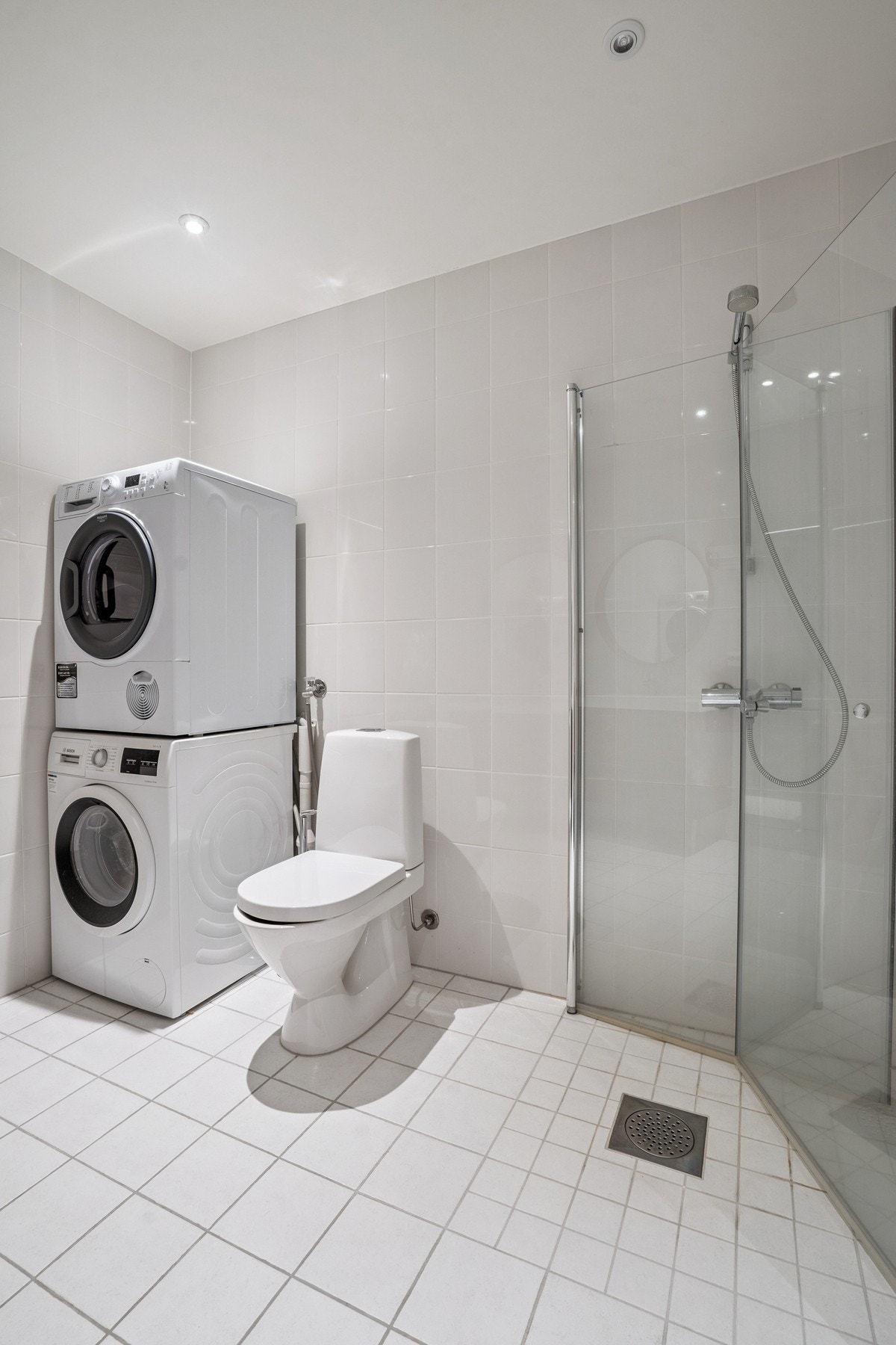 Praktiske innfellbare dusjvegger. Galleribilde