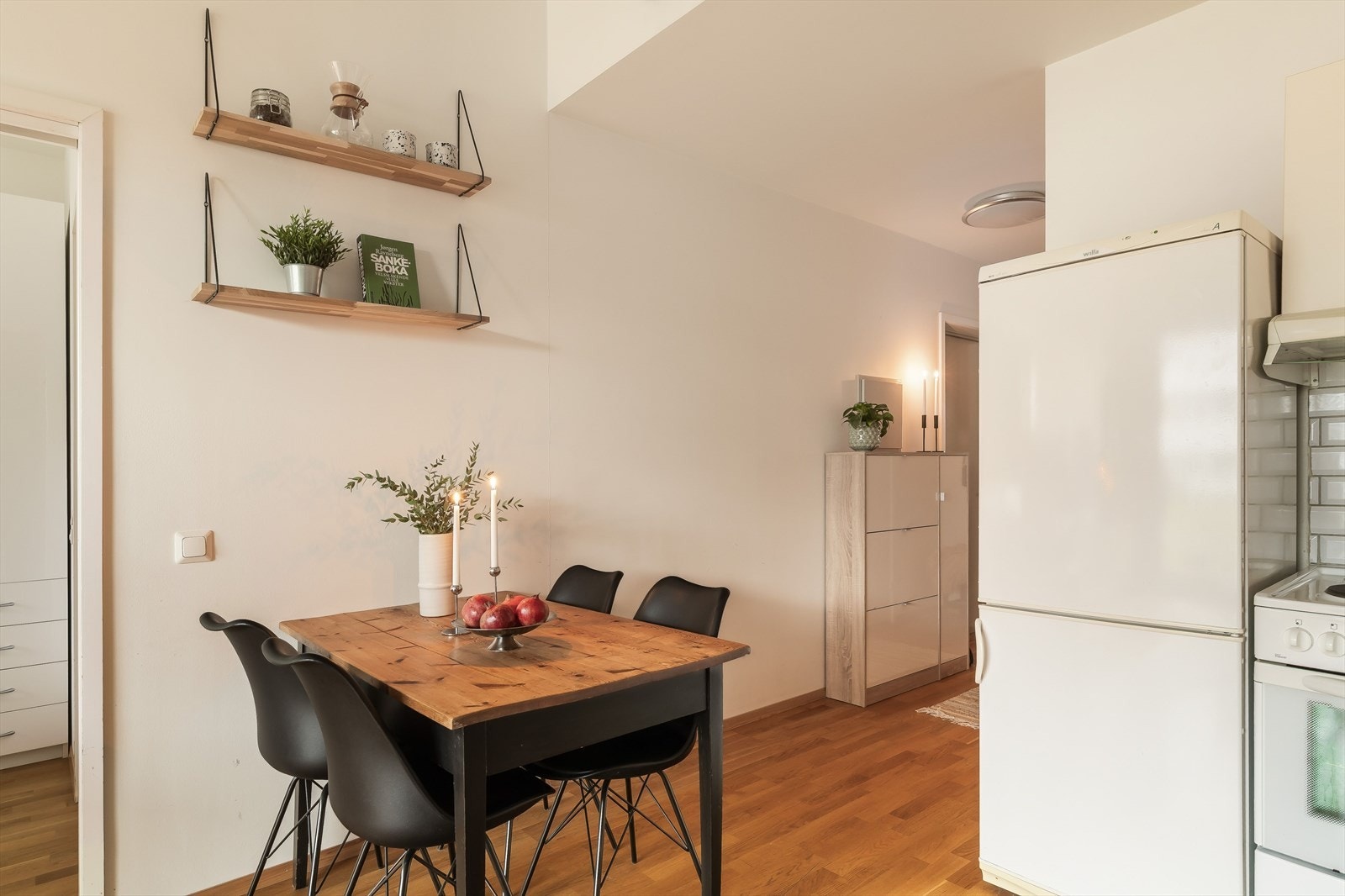 De månedlige felleskostnadene er relativt lave, og inkluderer blant annet elektroniske fellesavtaler og diverse drift og vedlikehold. Galleribilde