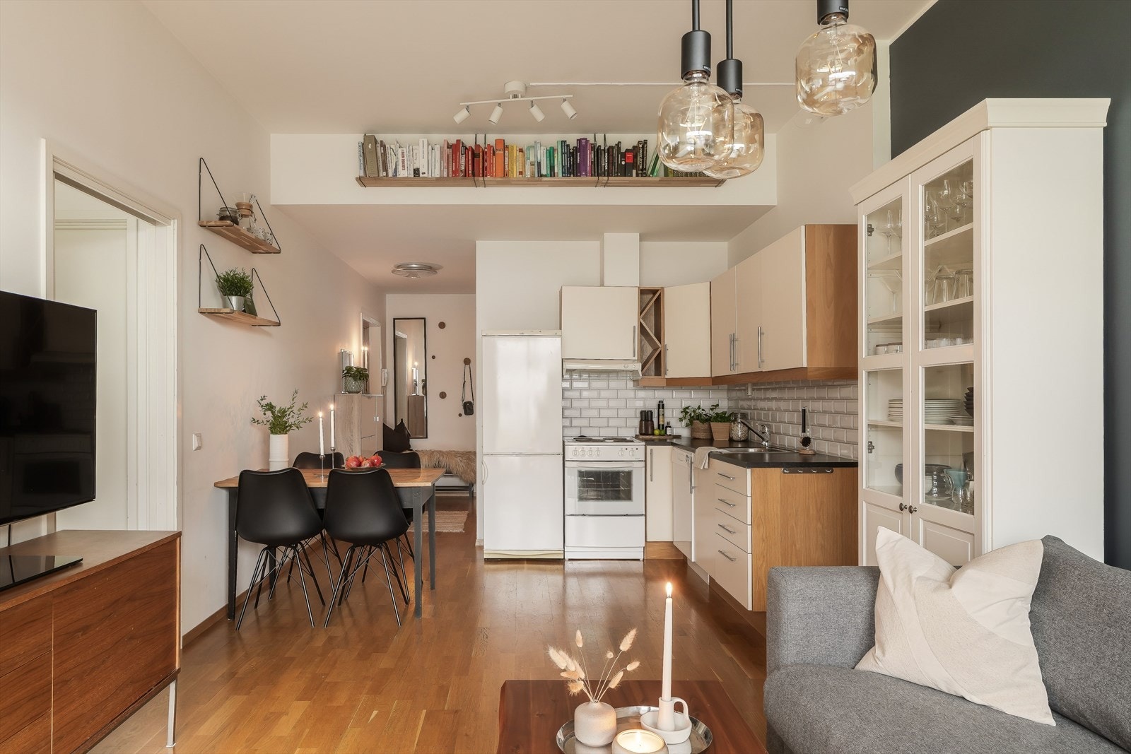 I tilknytning til kjøkkenet er det plass til et spisebord. Galleribilde