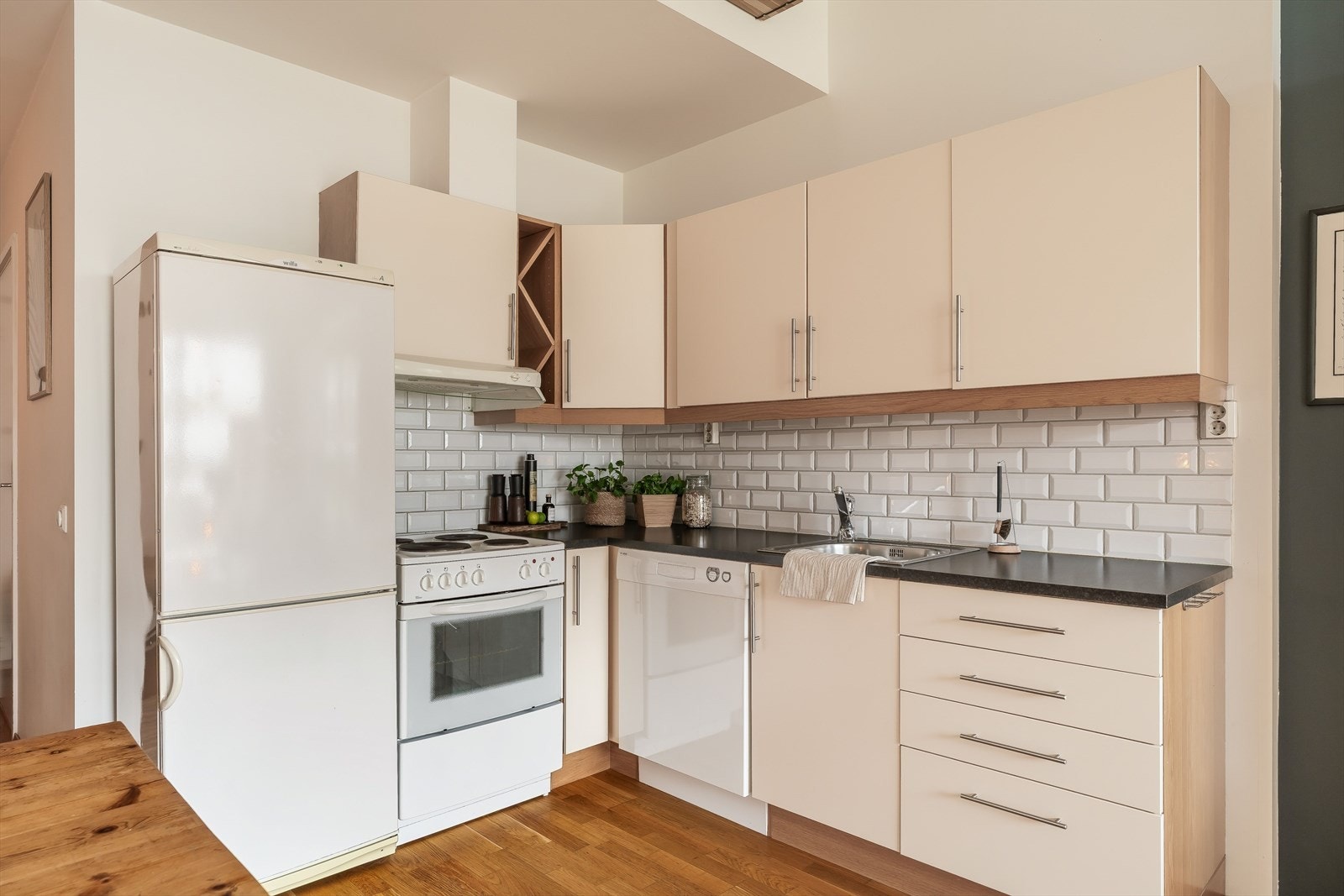 Kjøkkenet er holdt i god stand og har fått TG1 av takstmann. Galleribilde