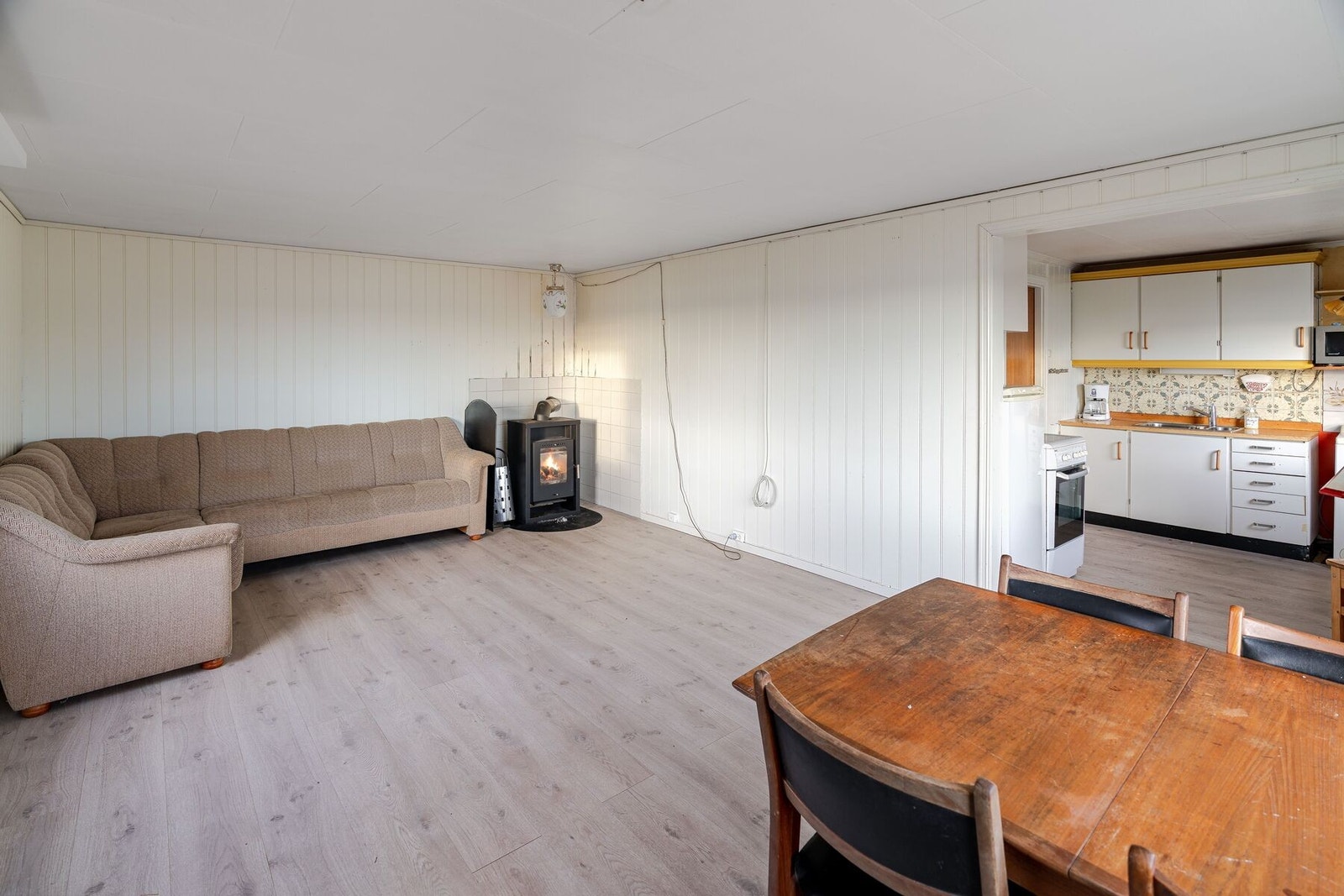 Romslig stue på ca. 23 m² Galleribilde