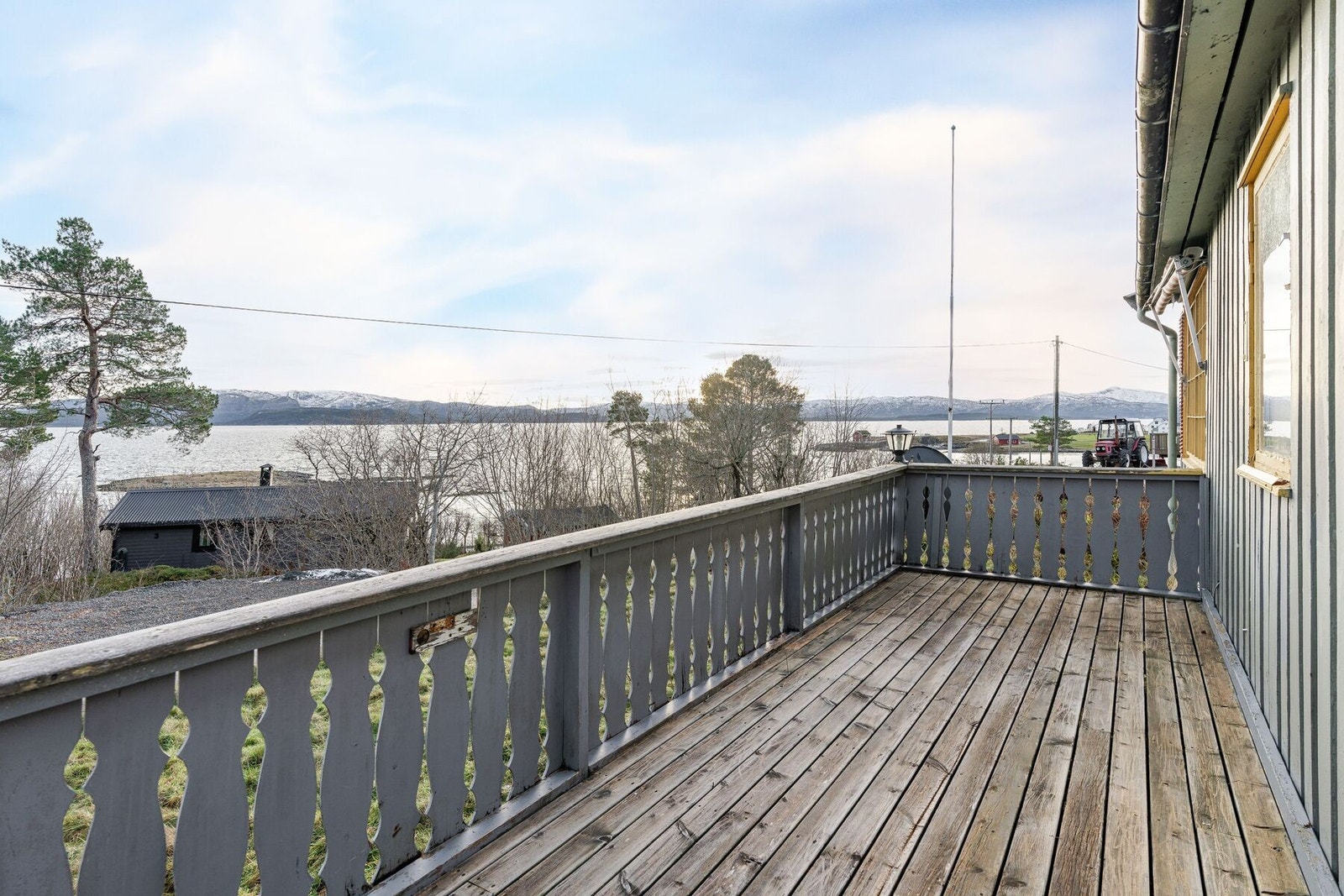 Terrassen er på ca. 25 m² og har flott utsikt Galleribilde